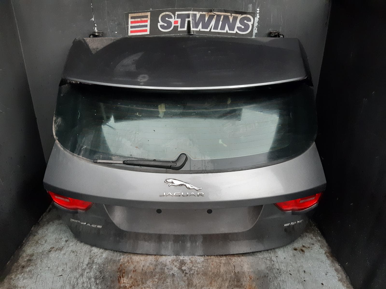 Used auto part listing image: 2017 JAGUAR F PACE BOOTLID TAILGATE TAILGATE, X761, 02/16-10/20 0000352240