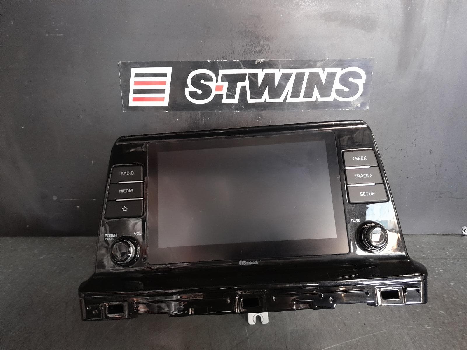 Used auto part listing image: 2021 KIA SELTOS HEAD UNIT, W/ DISPLAY UNIT, 8IN TOUCHSCREEN, SP2, 07/19- 0000346120