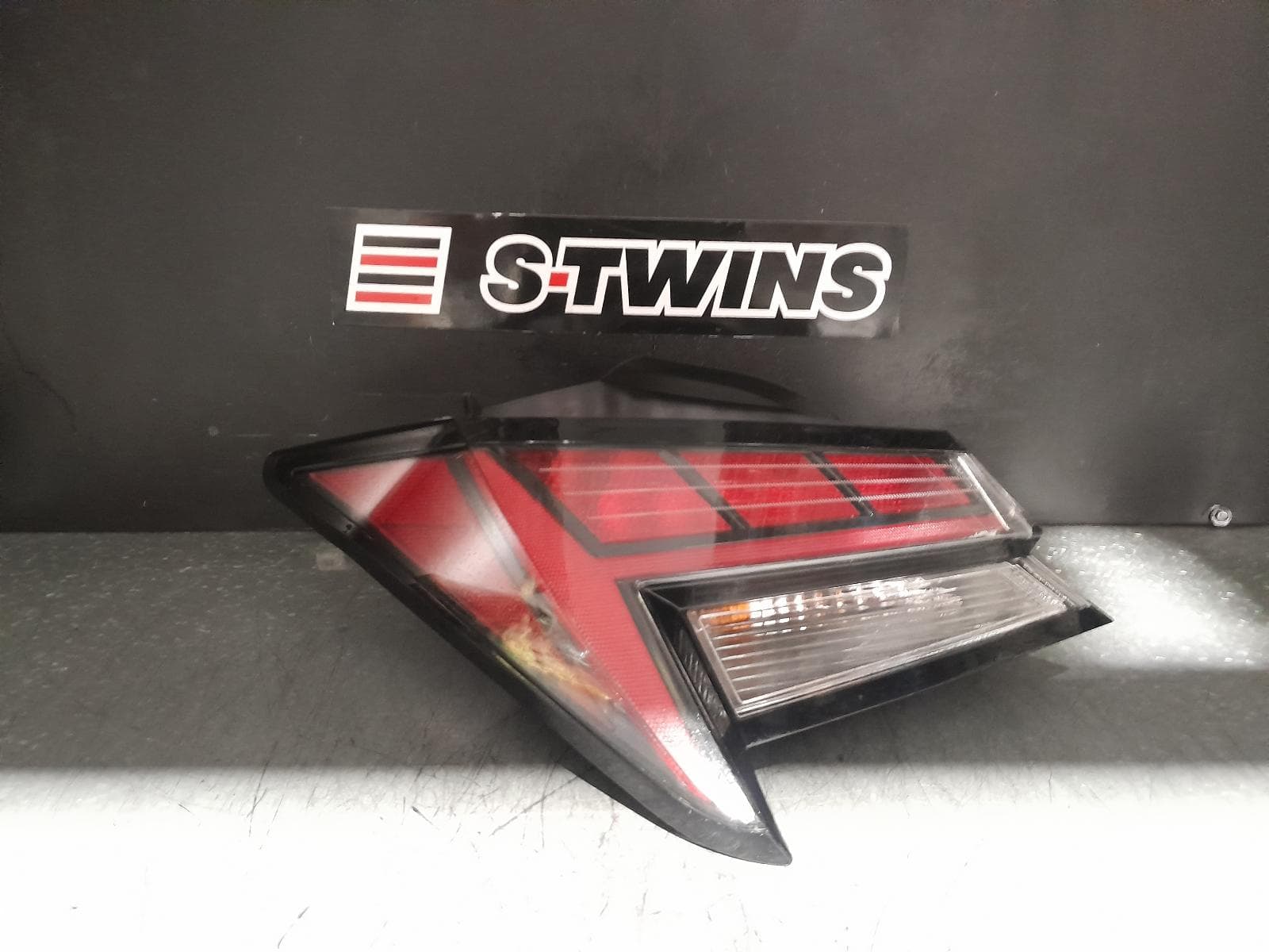 Used auto part listing image: 2024 HYUNDAI I30 LEFT TAILLIGHT IN BODY, CN7, LED TYPE, SEDAN (S.KOREA VIN KMHL), PREMIUM/N LINE/N LINE PREMIUM/N PREMIUM, 08/20- 0000353077
