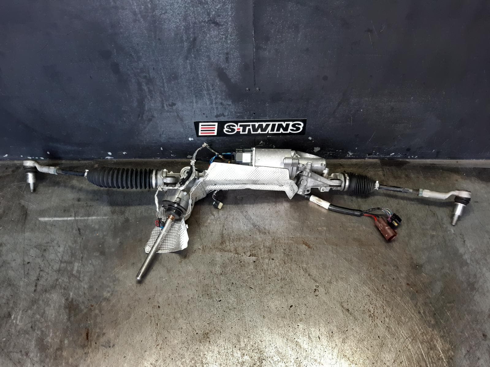 Used auto part listing image: 2020 LAND ROVER RANGE ROVER EVOQUE STEERING BOX RACK L551, 02/19- 0000354664