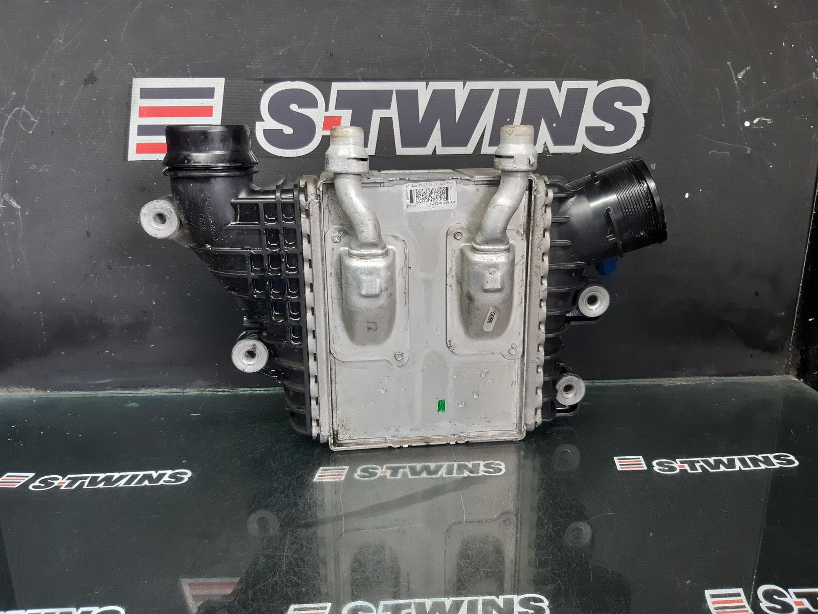 Used auto part listing image: 2020 LAND ROVER RANGE ROVER EVOQUE INTERCOOLER L551, 2.0, DIESEL, INTERCOOLER, 02/19- 0000354671