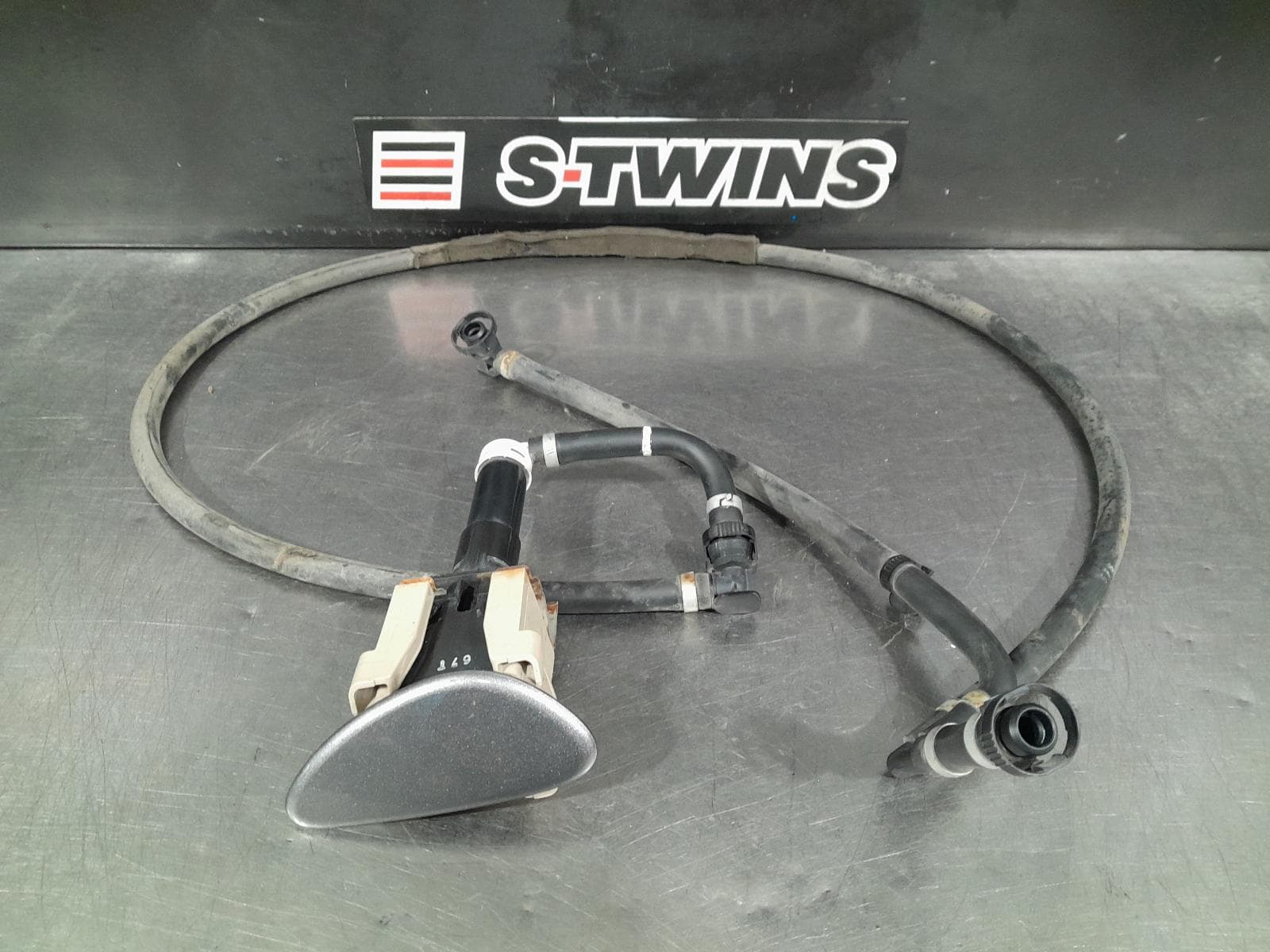 Used auto part listing image: 2017 INFINITI QX70 WASHER JET S51, 10/13-12/19 0000306318