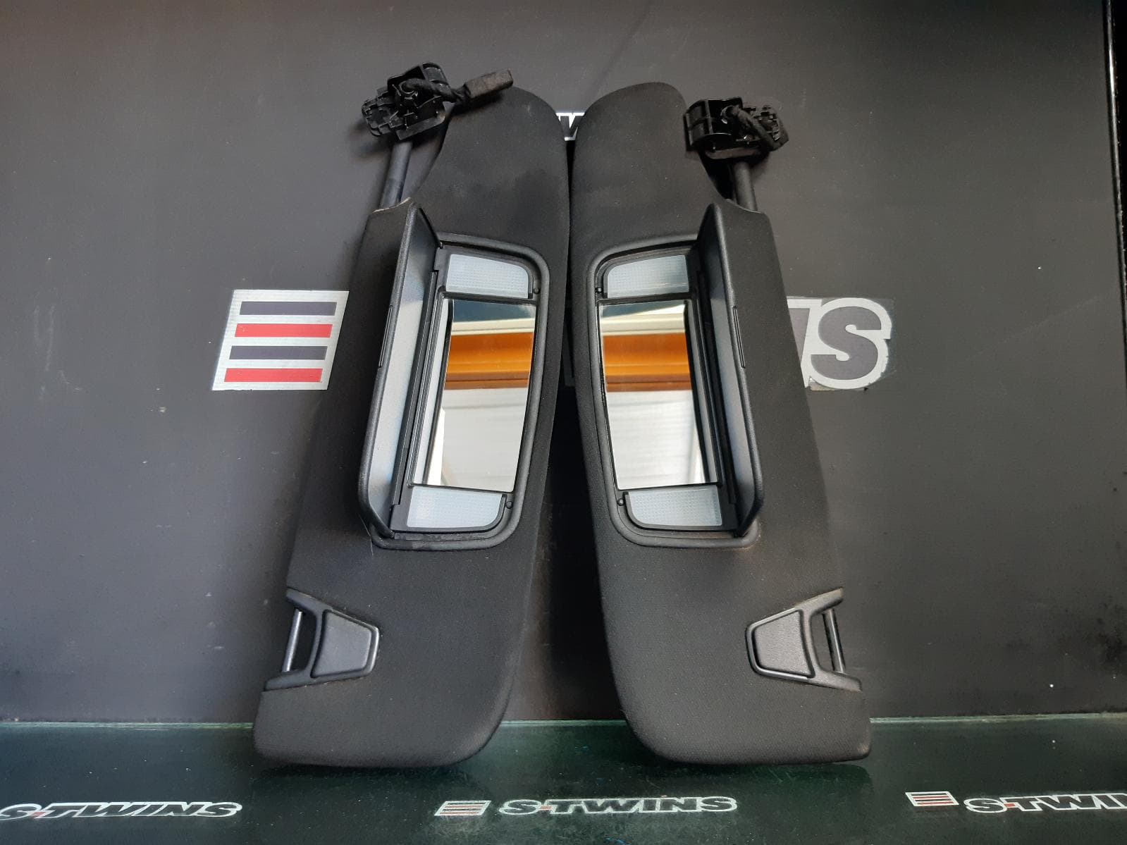 Used auto part listing image: 2016 FORD MUSTANG SUNVISOR FM, PAIR, 08/15- 0000324547