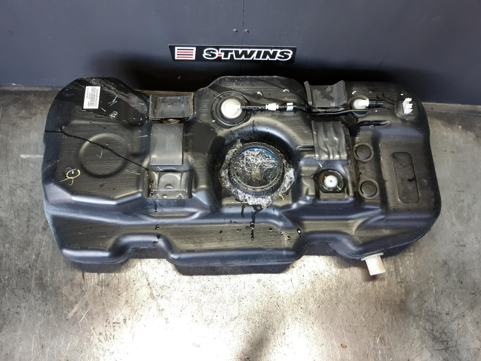 Used auto part listing image: 2019 HYUNDAI ILOAD/IMAX FUEL TANK TQ, DIESEL, 07/15-03/21 0000356471