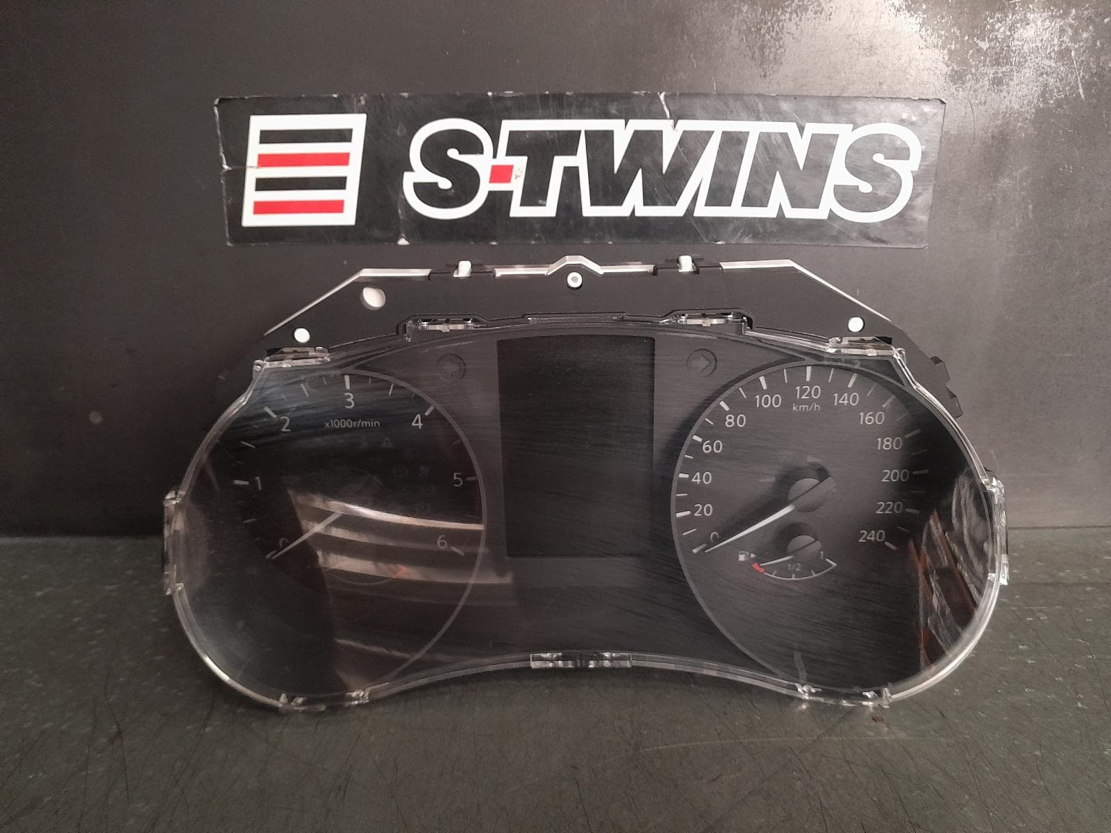 Used auto part listing image: 2017 NISSAN XTRAIL INSTRUMENTCLUSTER DIESEL, AUTO T/M, T32, 02/14-07/22 0000333317