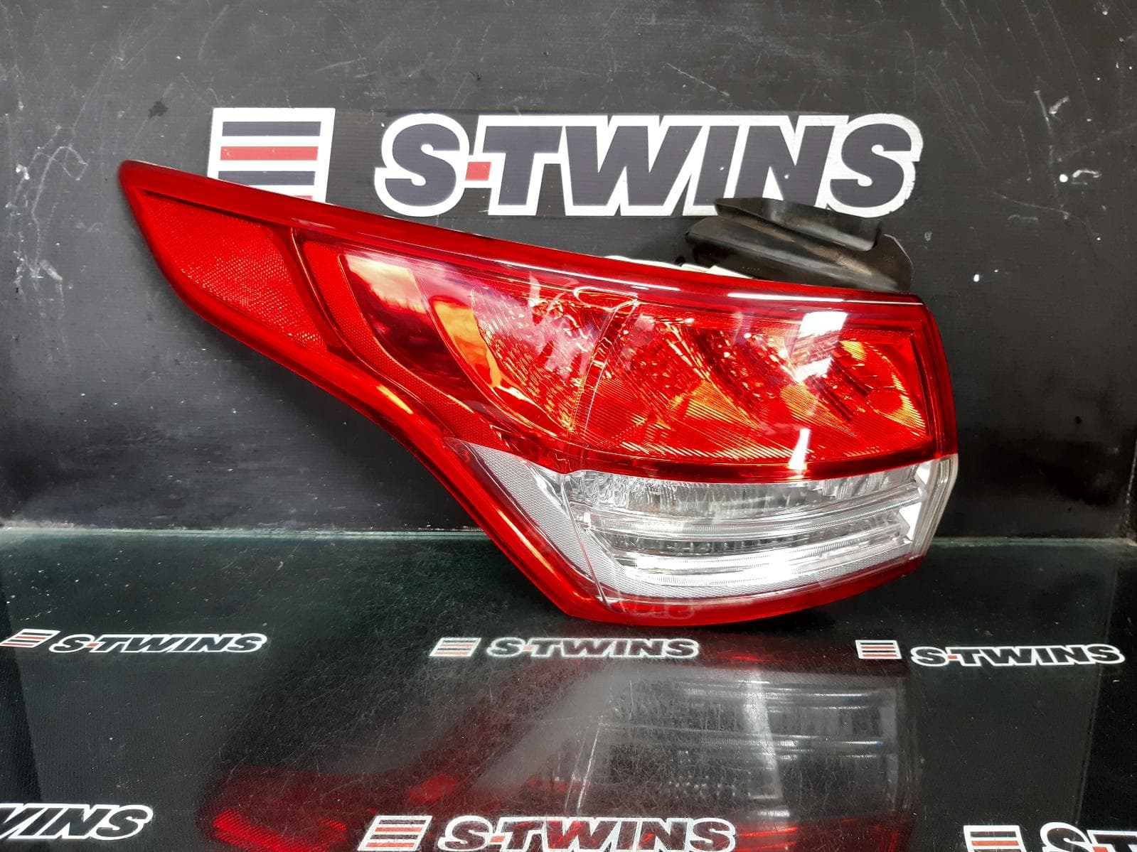 Used auto part listing image: 2014 FORD KUGA LEFT TAILLIGHT TF, IN BODY, TITANIUM, LED TYPE, 11/12-09/16 0000355342