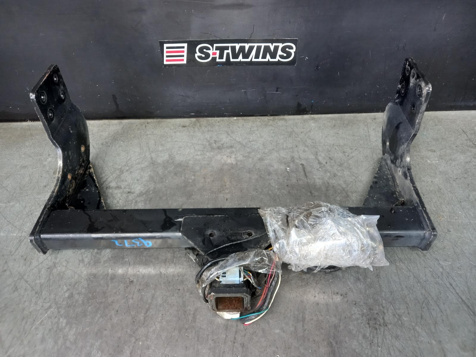 Used auto part listing image: 2016 FORD TRANSIT CUSTOM TOWBAR VN, 09/13-08/23 0000361075