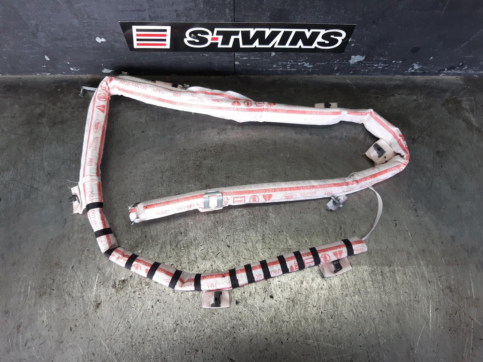 Used auto part listing image: 2020 LAND ROVER RANGE ROVER EVOQUE RIGHT AIRBAG SIDE CURTAIN, L551, 02/19- 0000355036