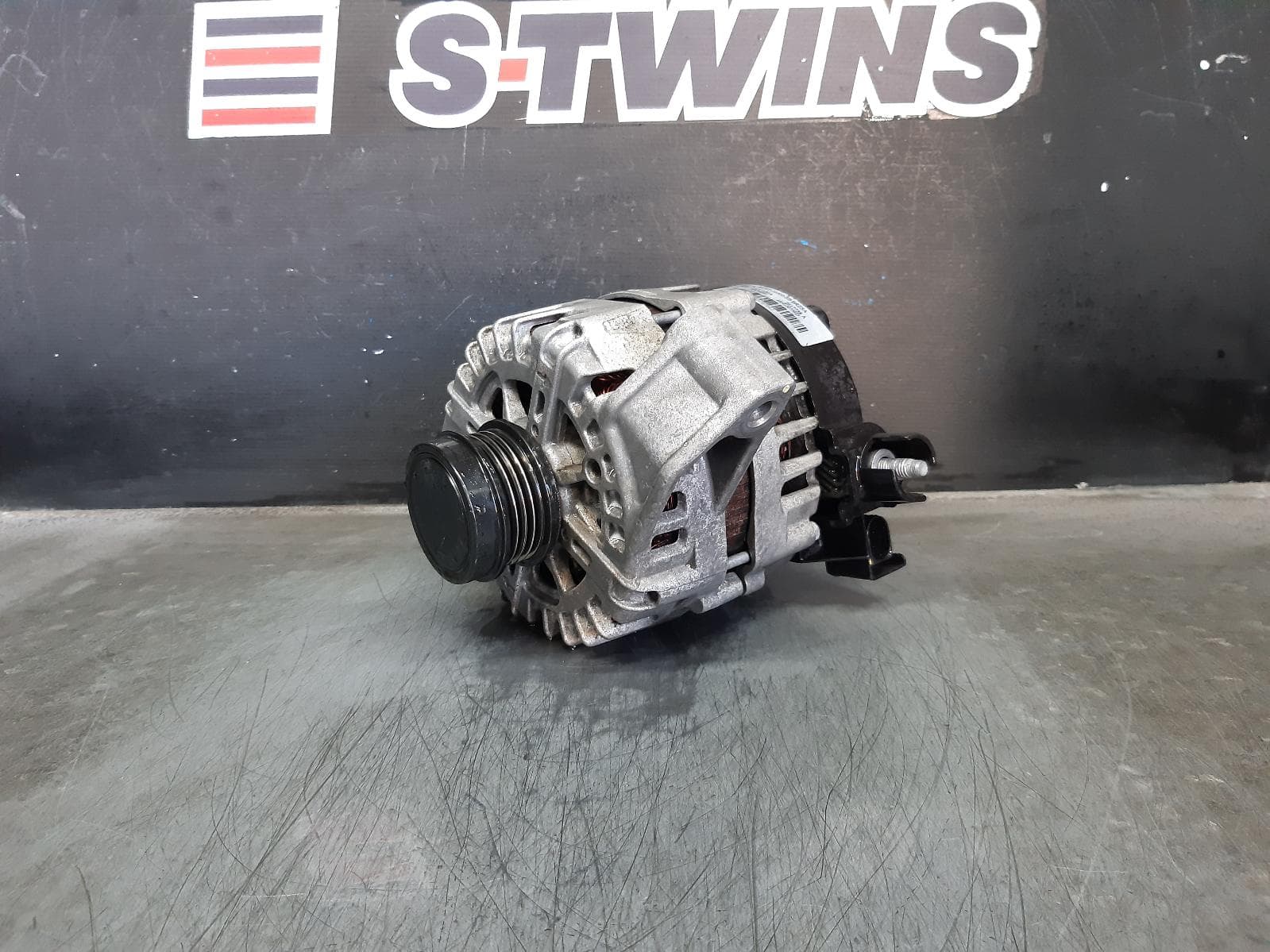Used auto part listing image: 2012 FORD FOCUS ALTERNATOR PETROL, 2.0, LW, 05/11-08/15 0000355505