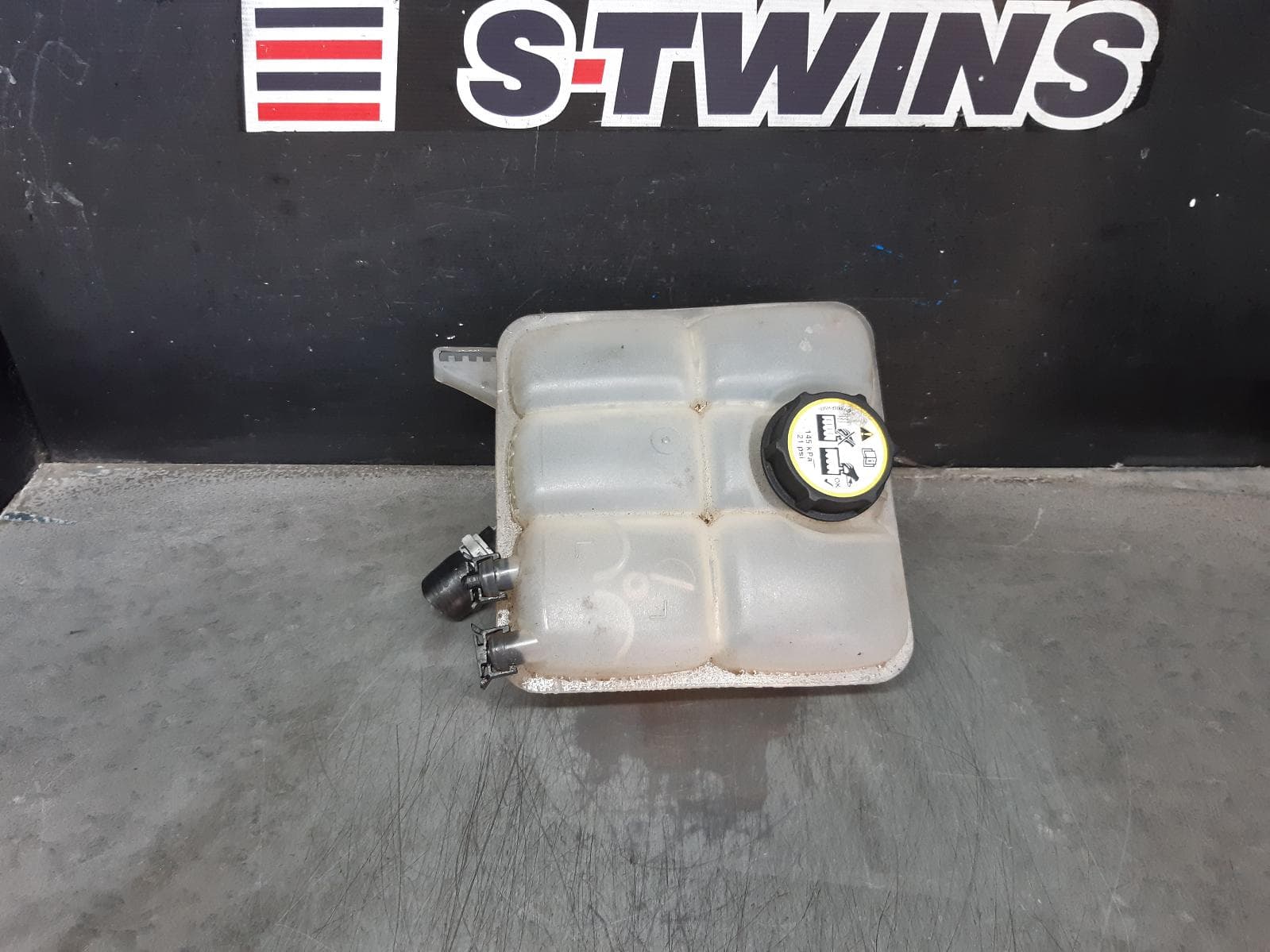 Used auto part listing image: 2012 FORD FOCUS OVERFLOW BOTTLE LW, PETROL, NON TURBO, 05/11-11/18 0000355507