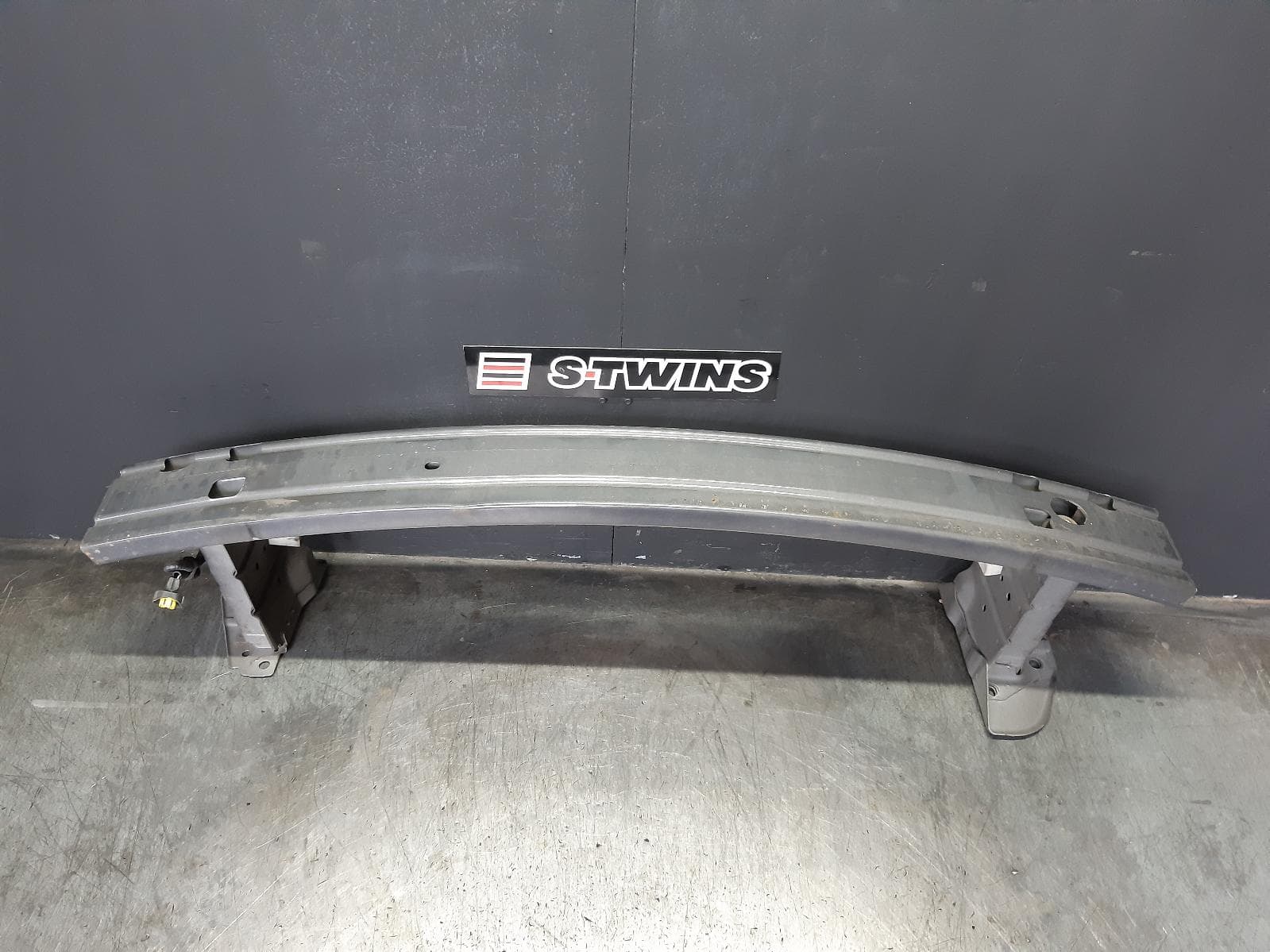 Used auto part listing image: 2013 NISSAN PULSAR F BAR REINFORC BRACK REINFORCEMENT, B17, SEDAN, 12/12-12/17 0000357408