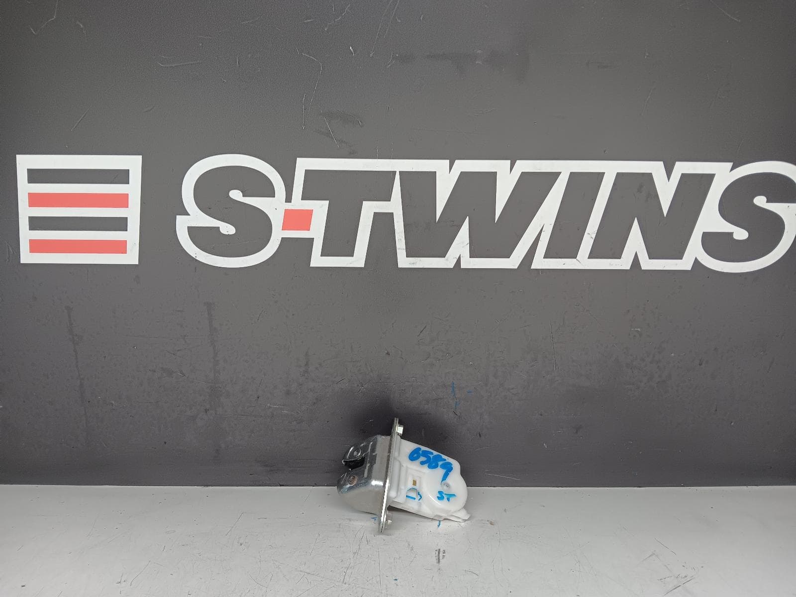Used auto part listing image: 2010 SUBARU LIBERTY DOOR BOOT GATE LOCK TAILGATE LOCK, 5TH GEN, 06/08-12/14 (AUS ONLY) 0000273397