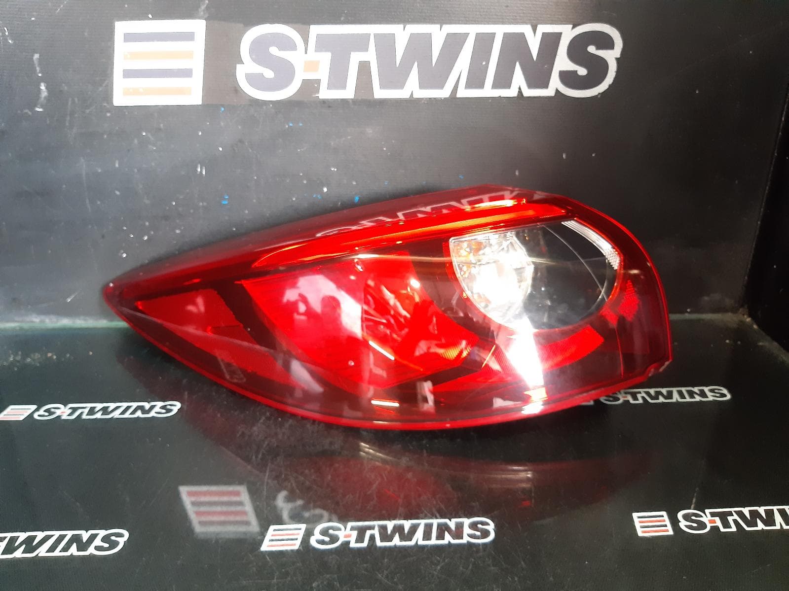 Used auto part listing image: 2014 MAZDA CX5 LEFT TAILLIGHT KE, IN BODY, W/ LED TYPE, 12/14-12/16 0000304937
