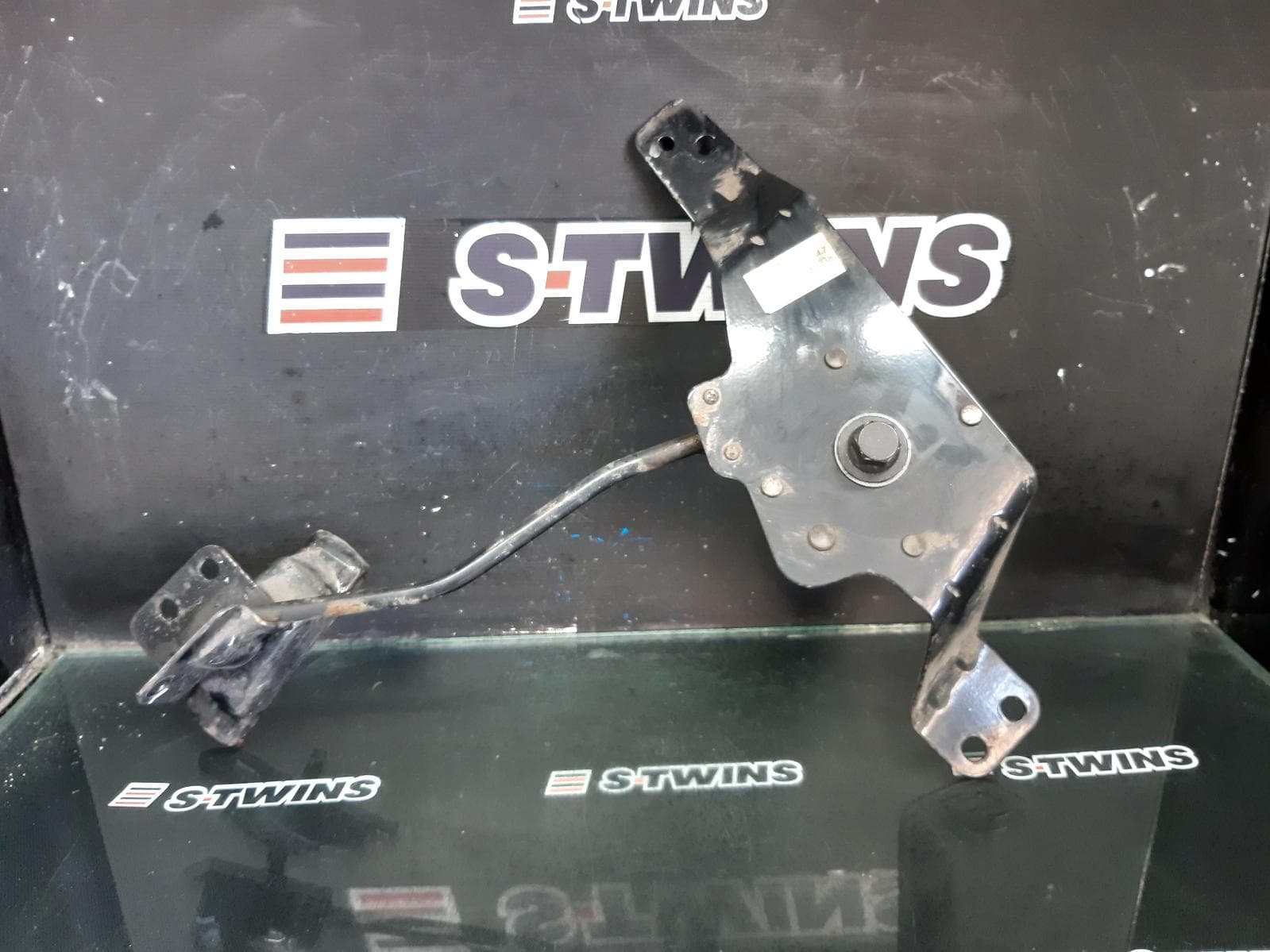 Used auto part listing image: 2019 LDV G10 VAN SPARE WHEEL CARRIER SV7A/SV7C, WAGON/VAN, 04/15- 0000355685