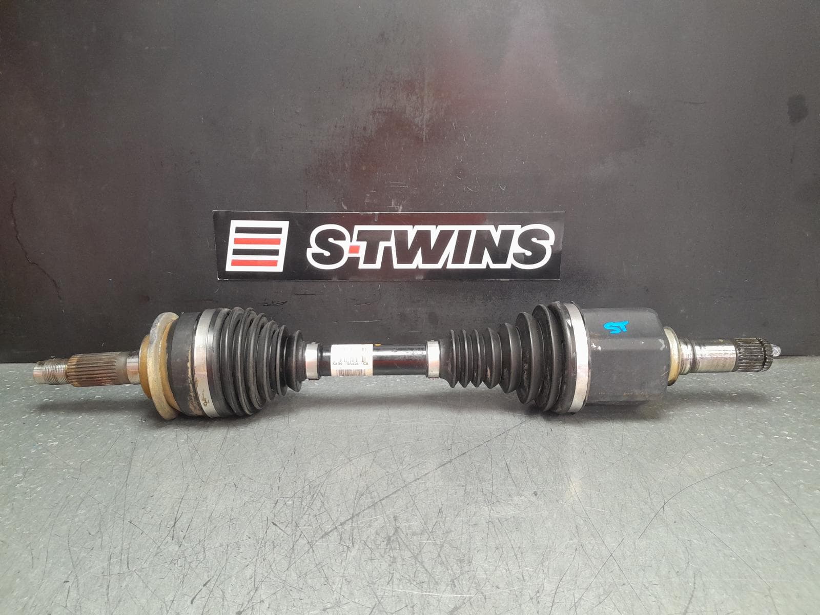 Used auto part listing image: 2012 MAZDA BT50 RIGHT DRIVESHAFT FRONT, UP-UR, 10/11-06/20 0000356240