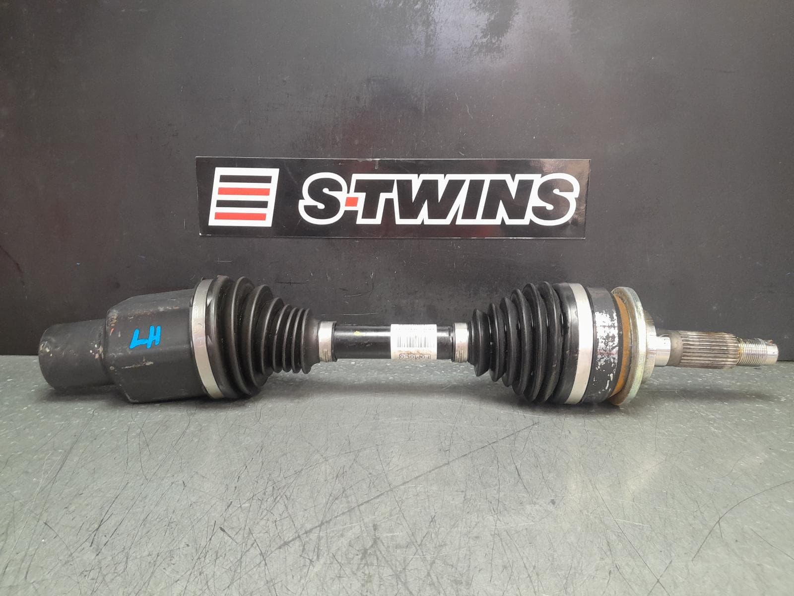 Used auto part listing image: 2012 MAZDA BT50 LEFT DRIVESHAFT FRONT, UP-UR, 10/11-06/20 0000356241