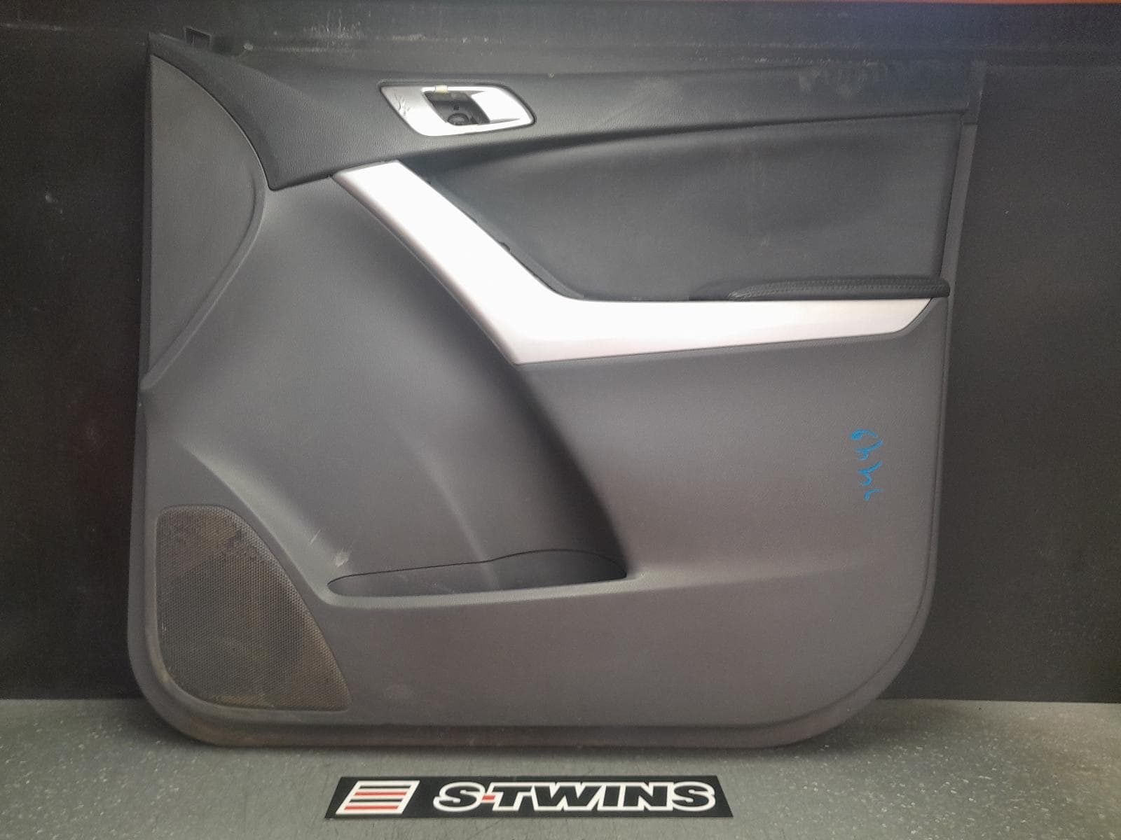 Used auto part listing image: 2012 MAZDA BT50 DOOR TRIM RH FRONT, UP-UR, DUAL CAB, XTR, 10/11-06/20 0000356248