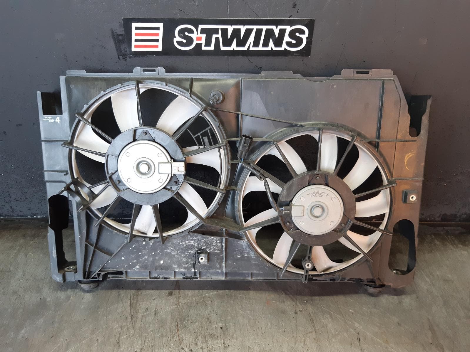 Used auto part listing image: 2013 TOYOTA ESTIMA FAN DUAL FAN ASSY, 2.4, 2AZ-FE, XR50, 05-19 0000357507