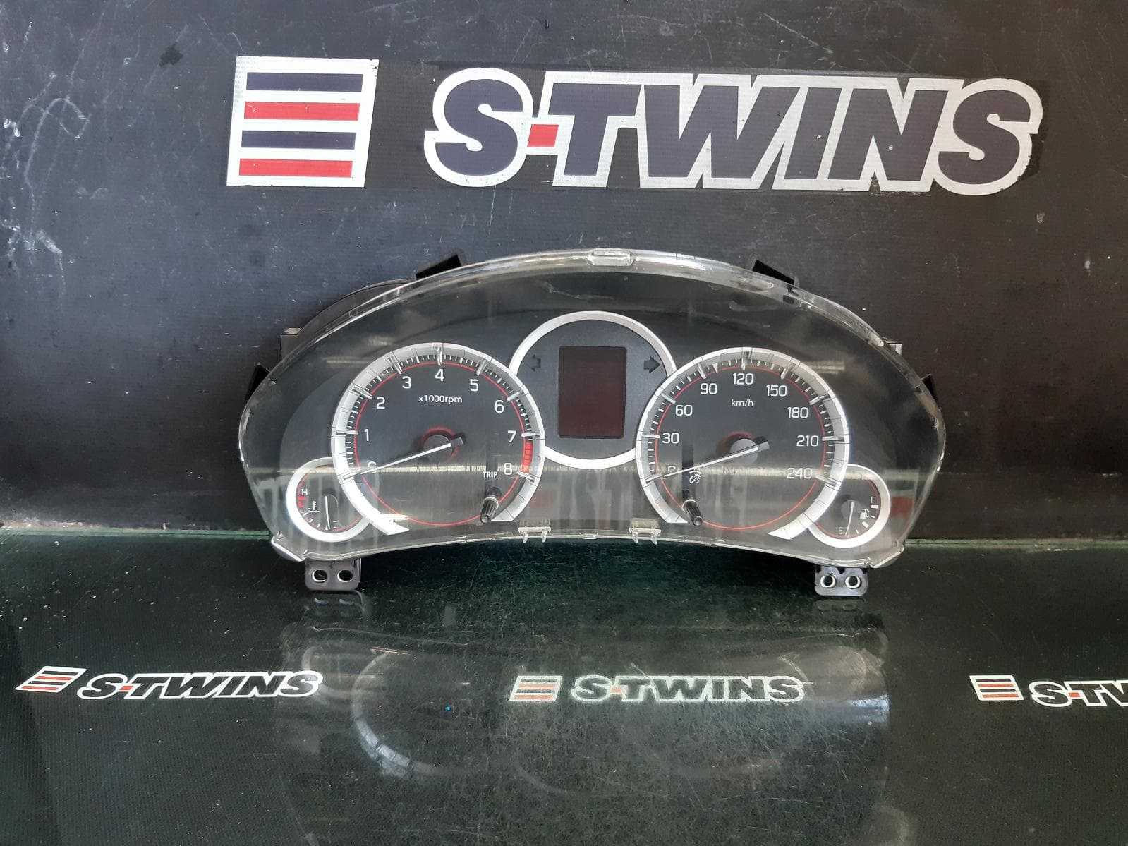 Used auto part listing image: 2016 SUZUKI SWIFT INSTRUMENTCLUSTER SPORTS TYPE, FZ, 08/10-03/17 0000356862