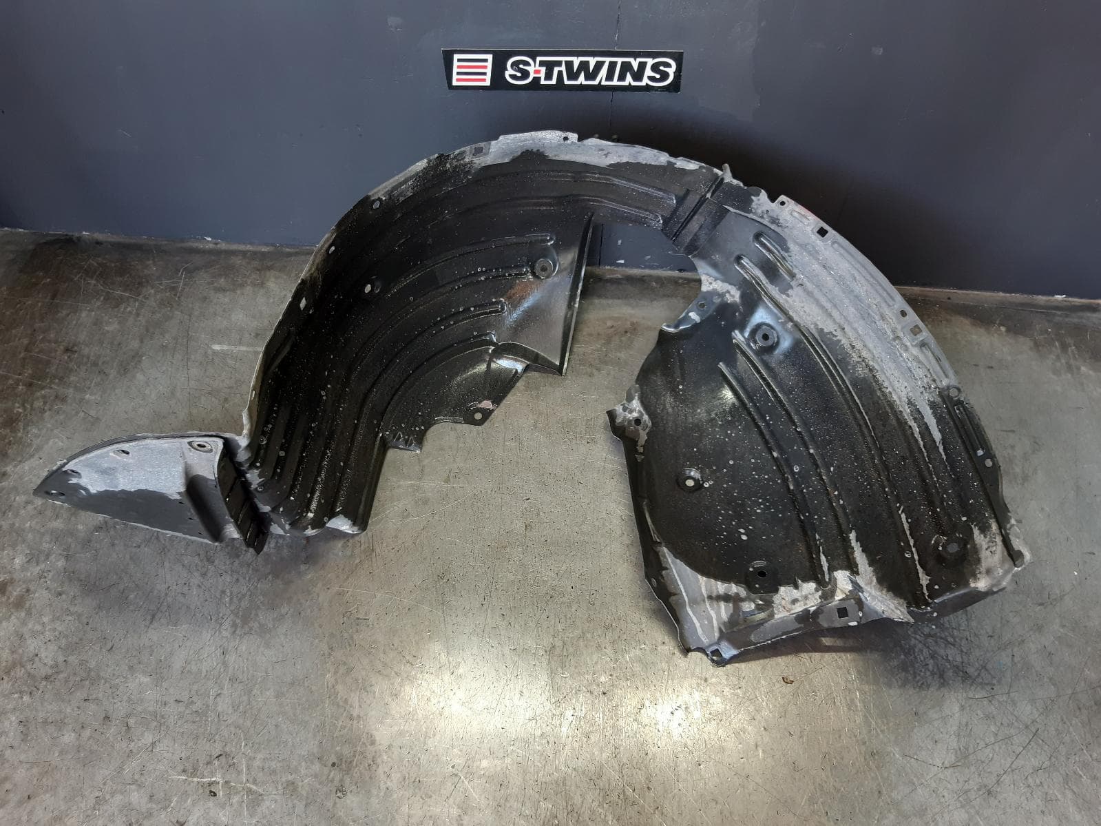 Used auto part listing image: 2016 MAZDA CX9 LEFT GUARD LINER FRONT, TC, 07/16-12/24 0000356900