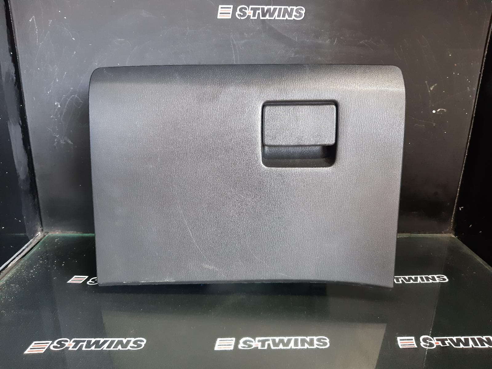Used auto part listing image: 2016 MAZDA CX9 GLOVE BOX TC, 07/16-12/24 0000357006
