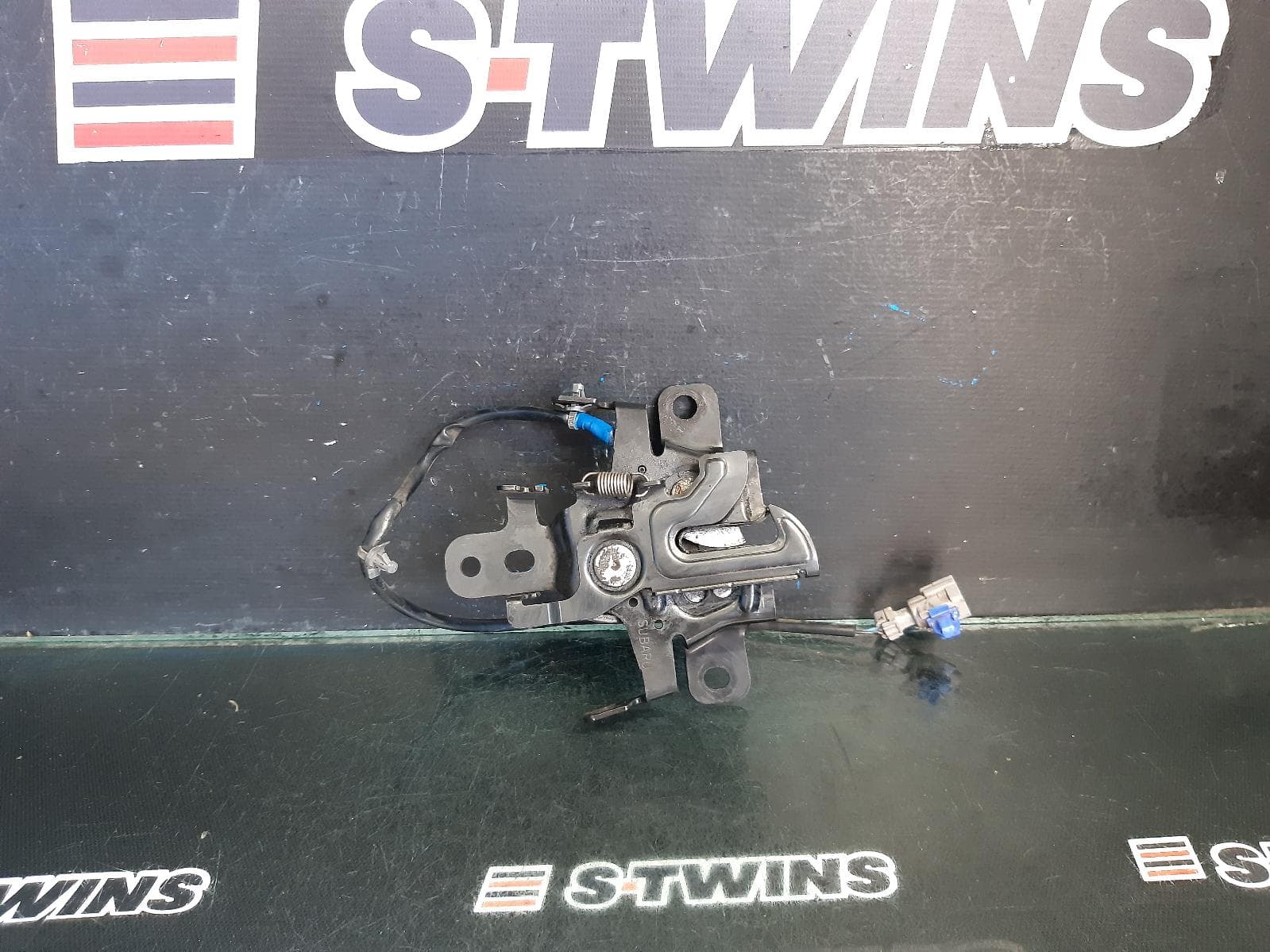 Used auto part listing image: 2018 SUBARU IMPREZA BONNET LOCK SUPPORT G5, 11/16-09/23 0000357250