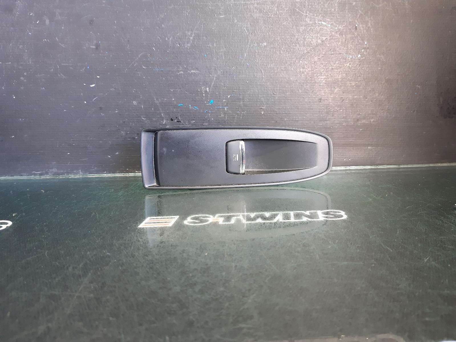 Used auto part listing image: 2018 SUBARU IMPREZA PWR DR WIND SWITCH G5, LH FRONT, HATCH, 11/16-09/23 0000357249