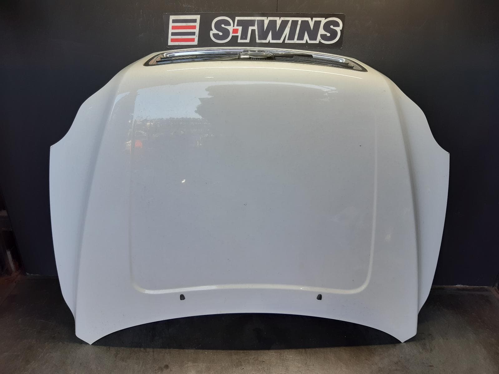 Used auto part listing image: 2012 VOLVO XC90 BONNET 07/03-12/14 0000358650