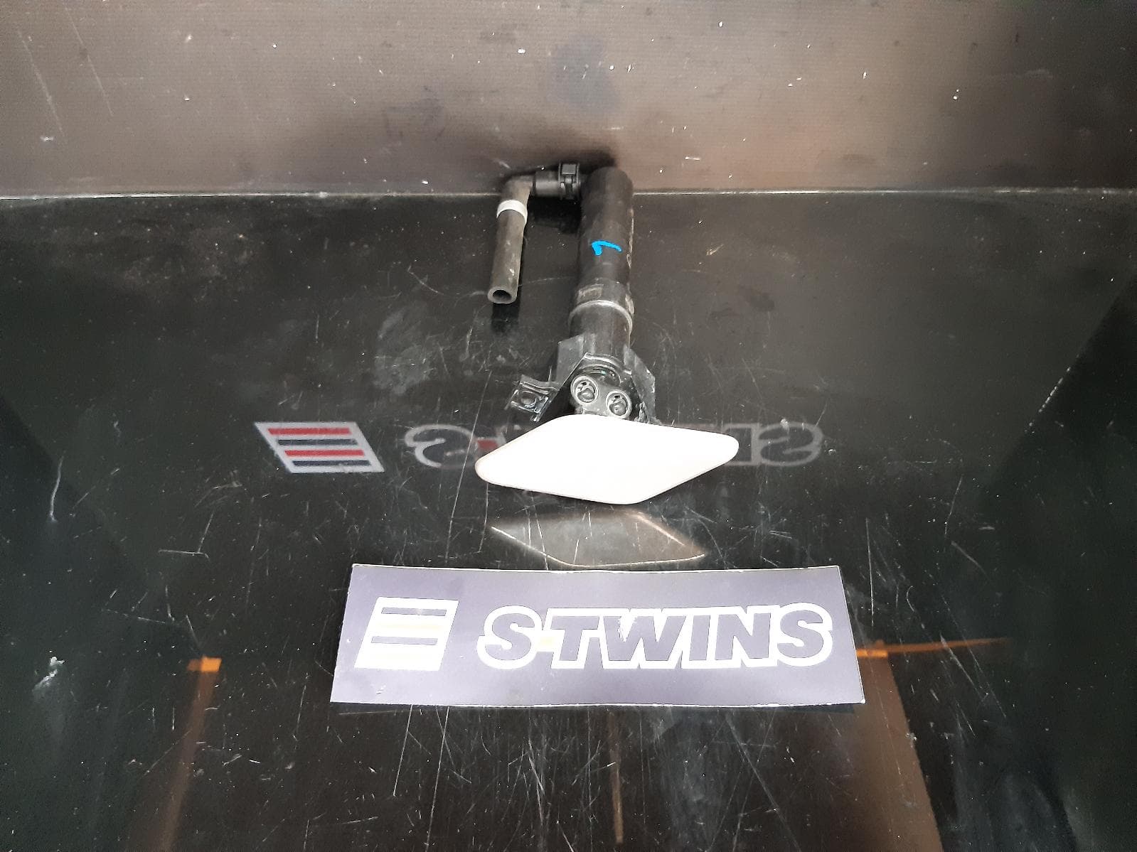 Used auto part listing image: 2017 LDV G10 VAN WASHER JET SV7C, VAN 04/15- 0000109843