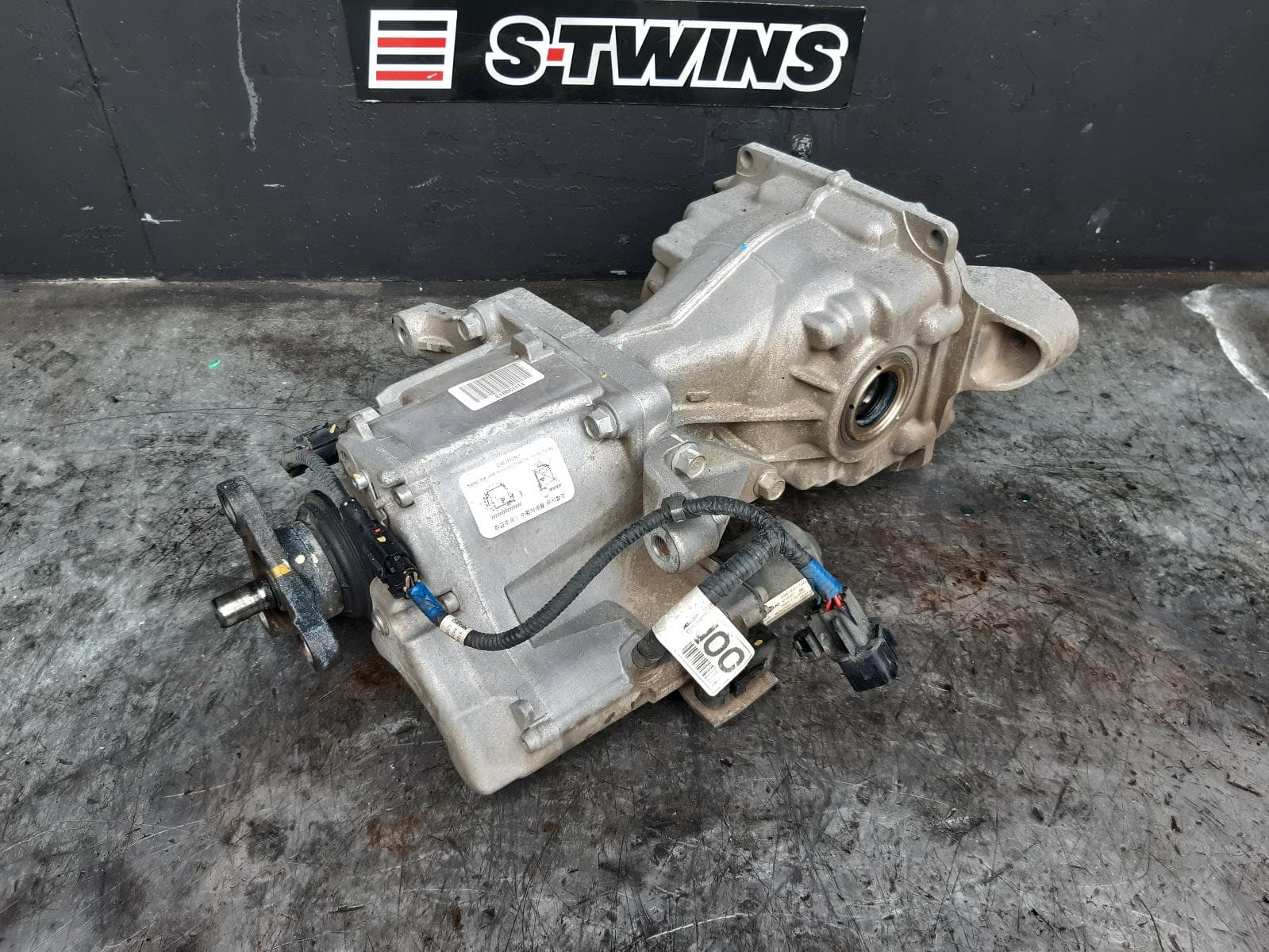 Used auto part listing image: 2020 KIA SPORTAGE DIFFERENTIAL CENTRE REAR, PETROL/DIESEL, QL, 10/15-08/21 0000359480
