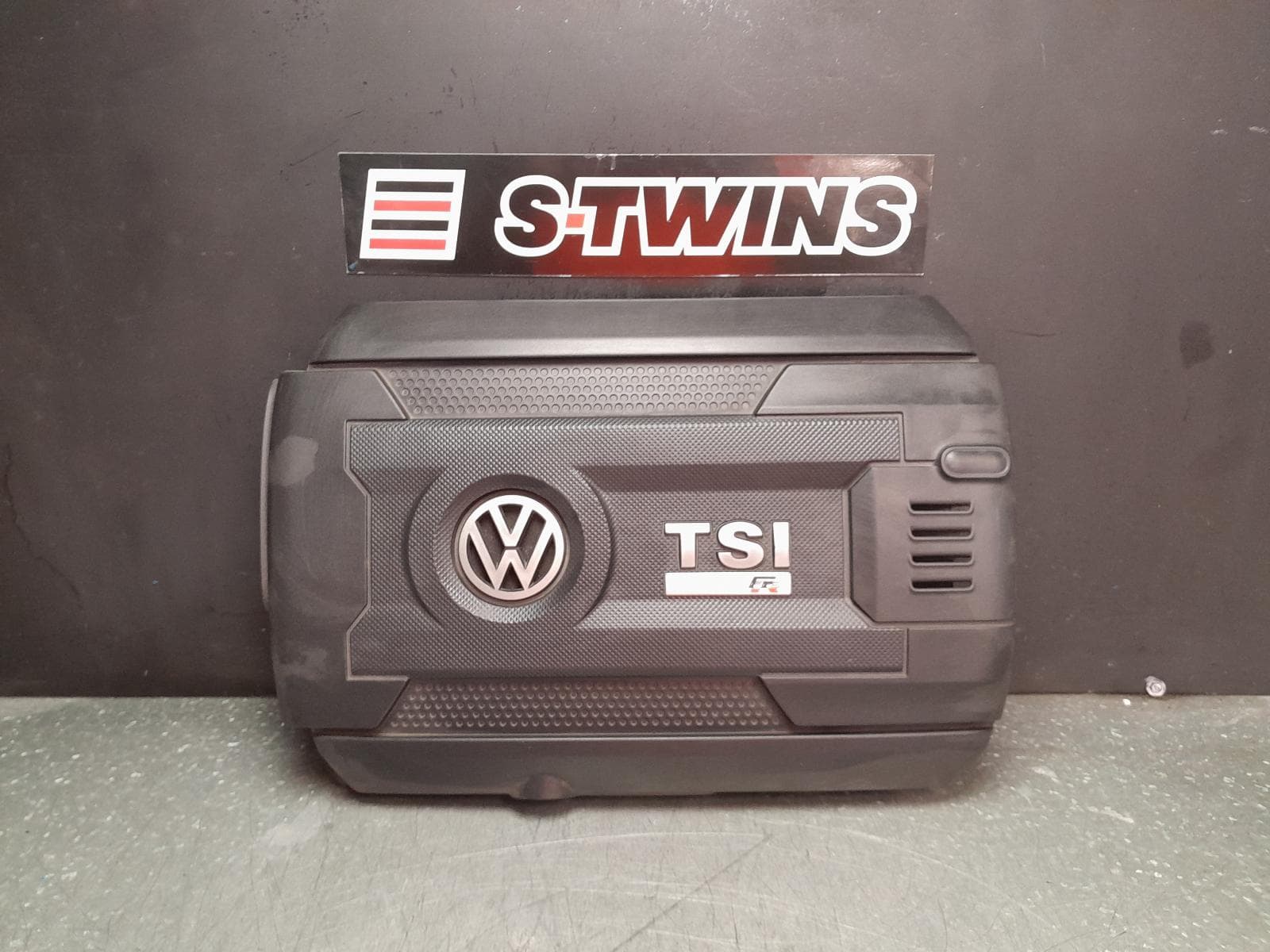 Used auto part listing image: 2015 VOLKSWAGEN GOLF ENGINE COVER PETROL, 2.0, GEN 7, CJXB CODE, 11/12-08/17 0000357612