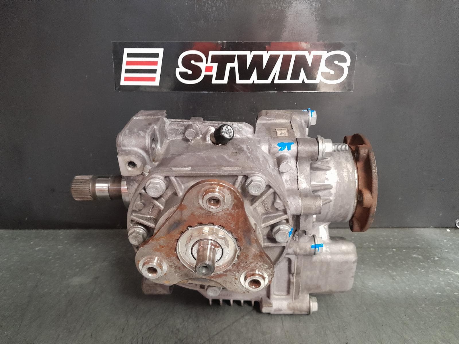 Used auto part listing image: 2015 VOLKSWAGEN GOLF TRANSFER CASE AUTO, DQ250, ALLTRACK/ R TYPE, GEN 7, 11/12-03/17 0000357613