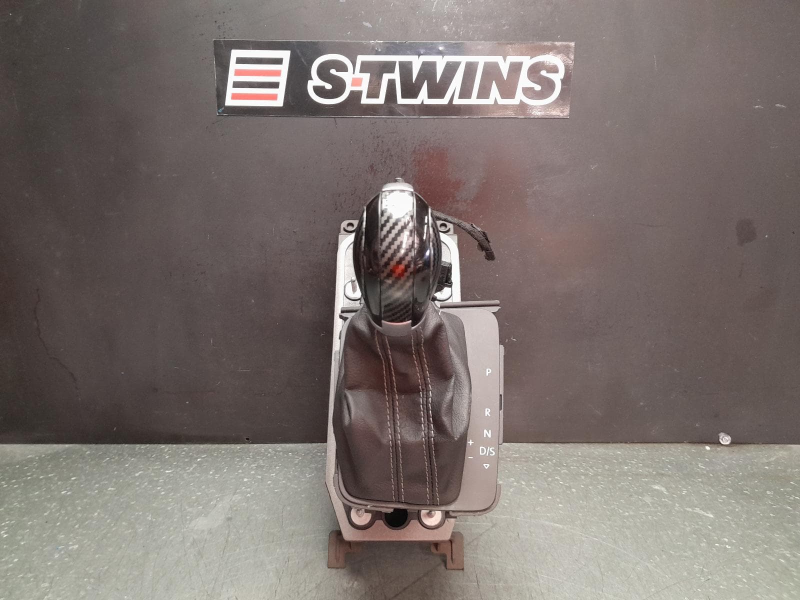Used auto part listing image: 2015 VOLKSWAGEN GOLF GEAR STICK SHIFTER AUTO SHIFTER, 7 SPEED, GEN 7, 11/12-07/17 0000357614