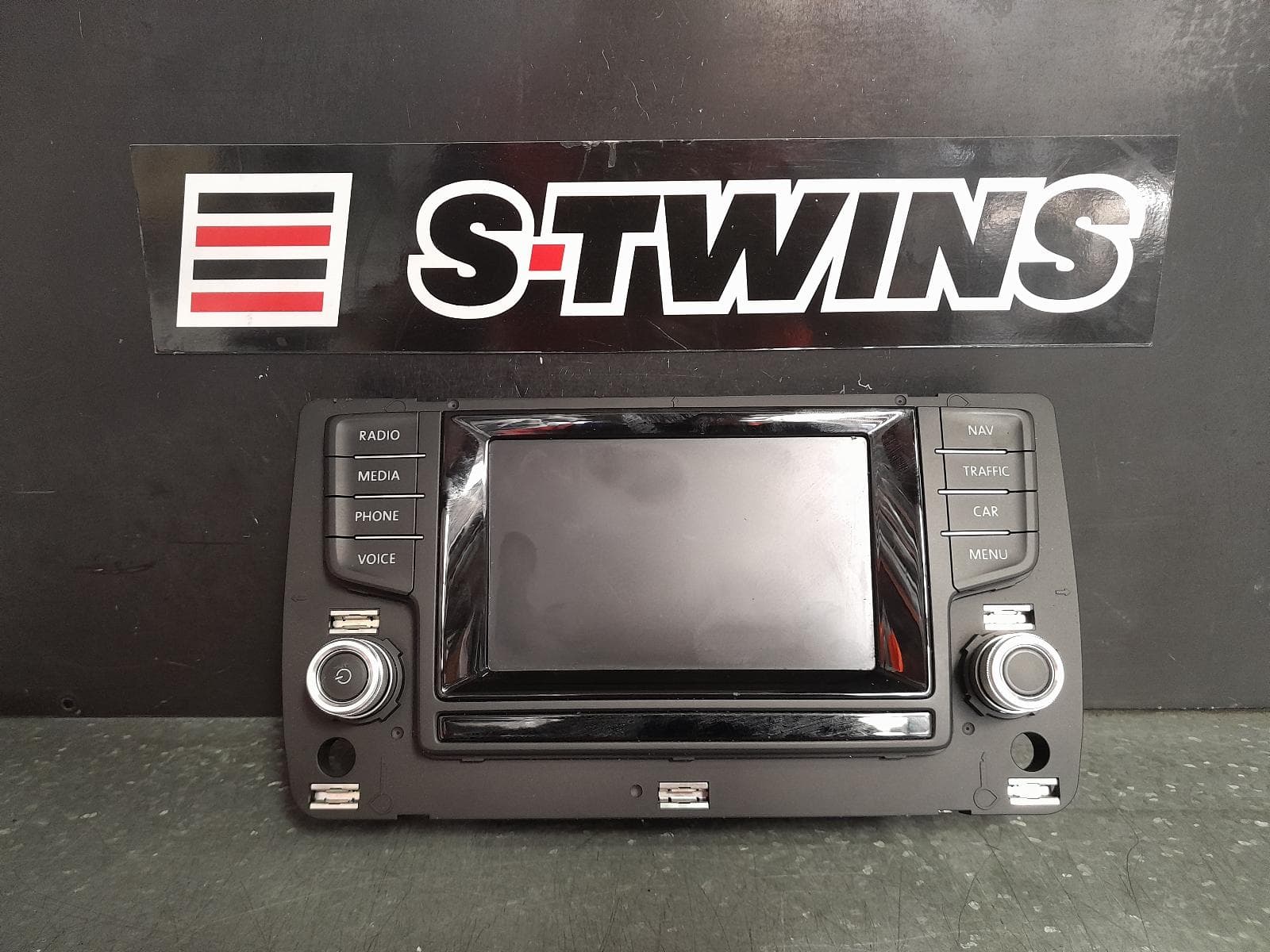 Used auto part listing image: 2015 VOLKSWAGEN GOLF DISPLAY SCREEN, 6.5IN, W/ SAT NAV TYPE, GEN 7, 11/12-03/17 0000357654