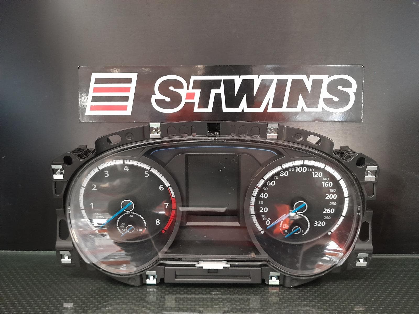 Used auto part listing image: 2015 VOLKSWAGEN GOLF INSTRUMENTCLUSTER INSTRUMENT CLUSTER, PETROL, R, GEN 7, 11/12-03/17 0000357656