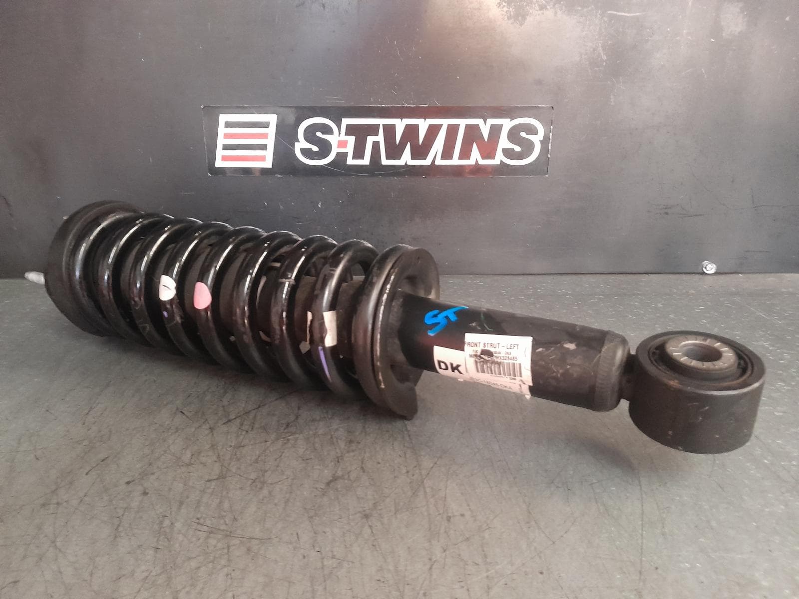 Used auto part listing image: 2021 FORD RANGER LEFT FRONT STRUT 2WD HI-RIDE/4WD, PX SERIES 3, 06/18-04/22 0000359443