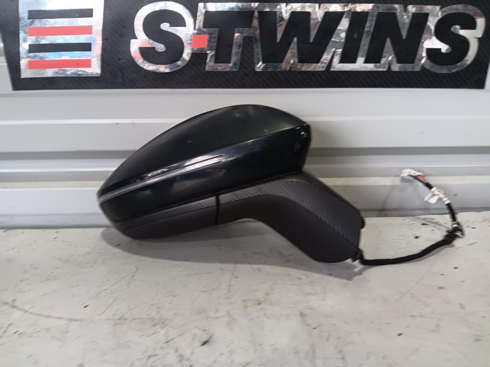 Used auto part listing image: 2023 CHERY OMODA 5 RIGHT DOOR MIRROR T34/T19C, POWER, AUTO FOLD, HEATED, HIGH GLOSS BLACK, W/ BLACK INSERTS, 12/22- 0000347558