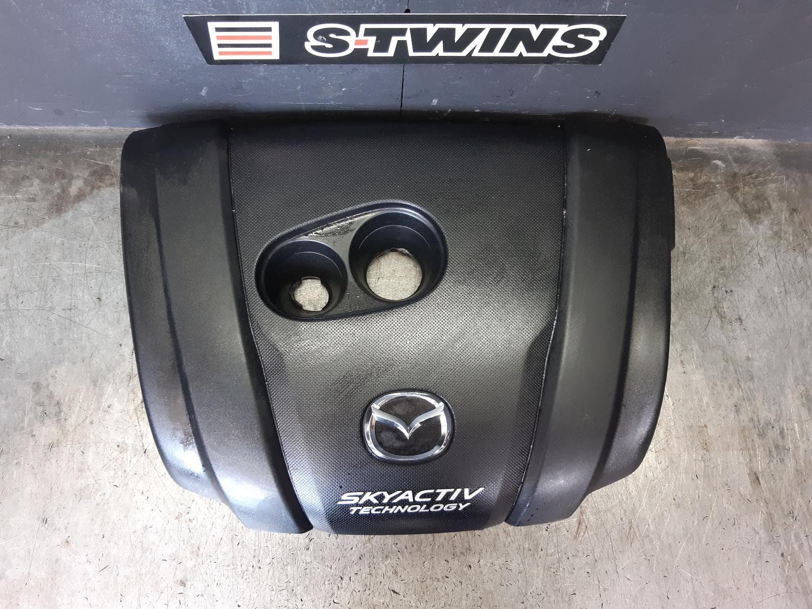Used auto part listing image: 2016 MAZDA CX3 ENGINE COVER PETROL, 2.0, PE-VPS, SkyActiv-G, DK, 03/15- 0000358139