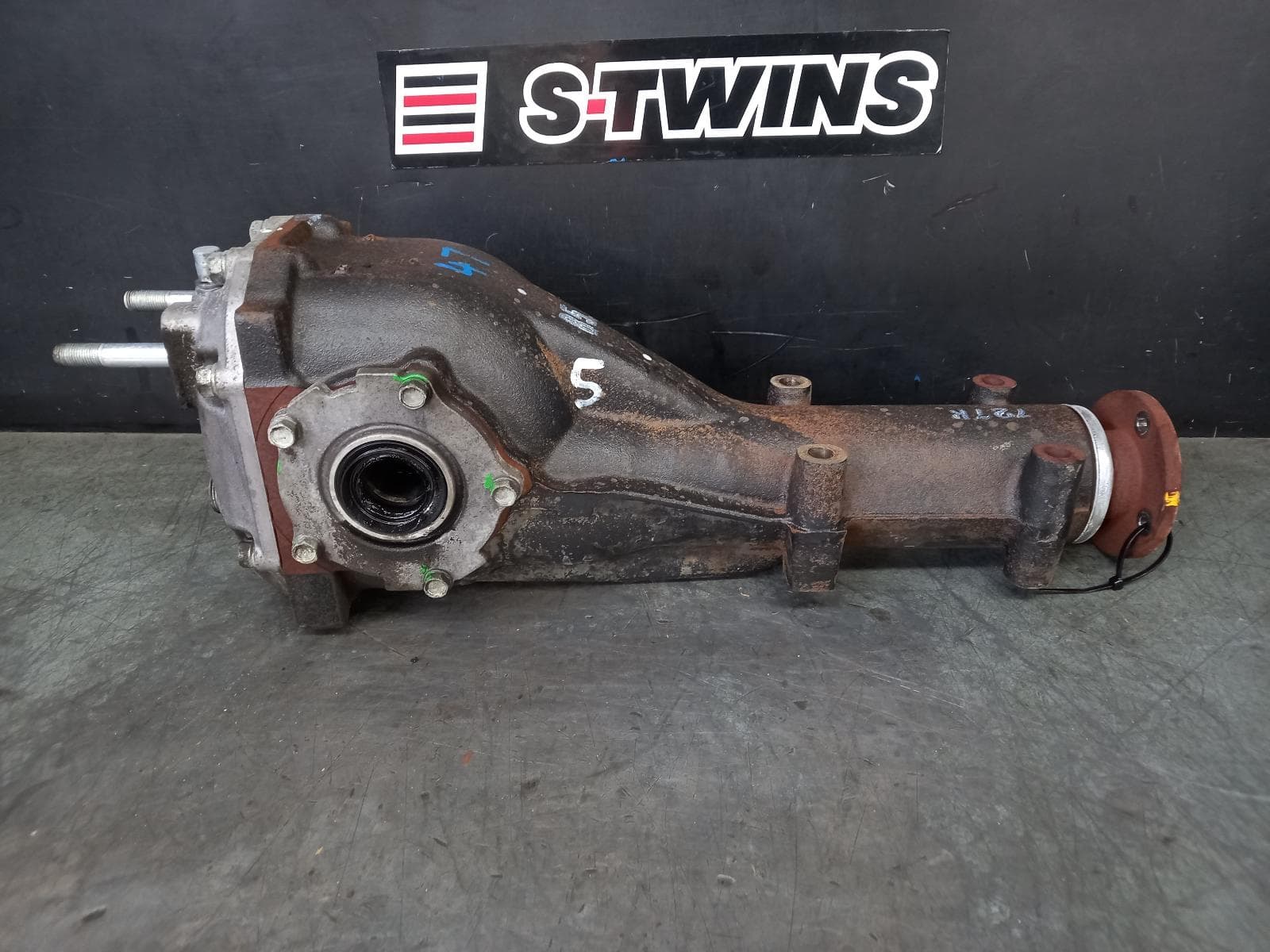 Used auto part listing image: 2013 SUBARU XV DIFFERENTIAL CENTRE FB20, AUTO T/M, G4X, 3.7 RATIO (B5 CODE), 08/11-04/17 0000360547