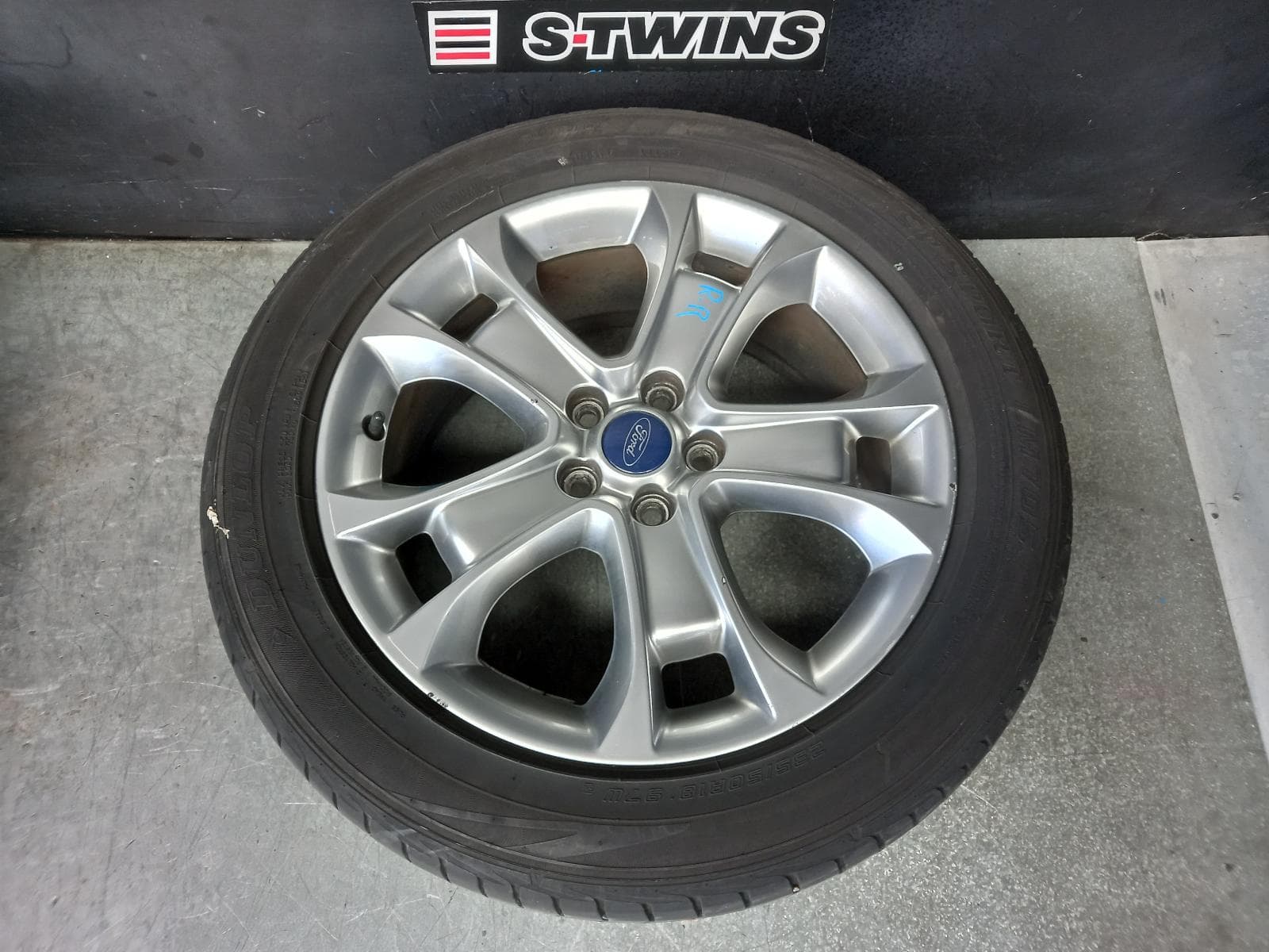 Used auto part listing image: 2013 FORD KUGA WHEEL MAG FACTORY, 18X7.5IN, TF, 11/12-09/16 0000359907