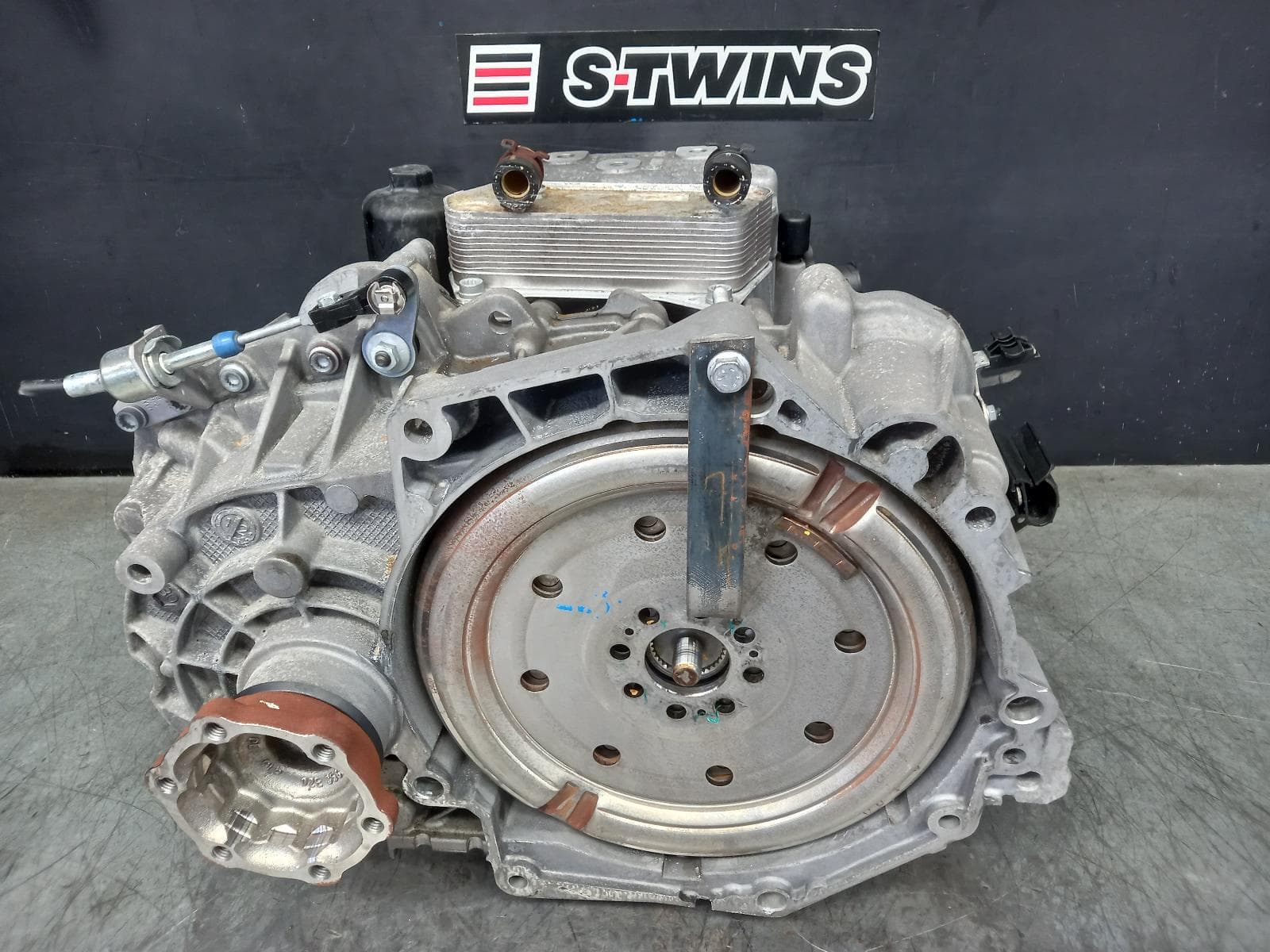 Used auto part listing image: 2012 VOLKSWAGEN GOLF TRANS GEARBOX AUTO, PETROL, 2.0, TURBO, GEN 6, NLR CODE, 10/08-03/13 0000360543