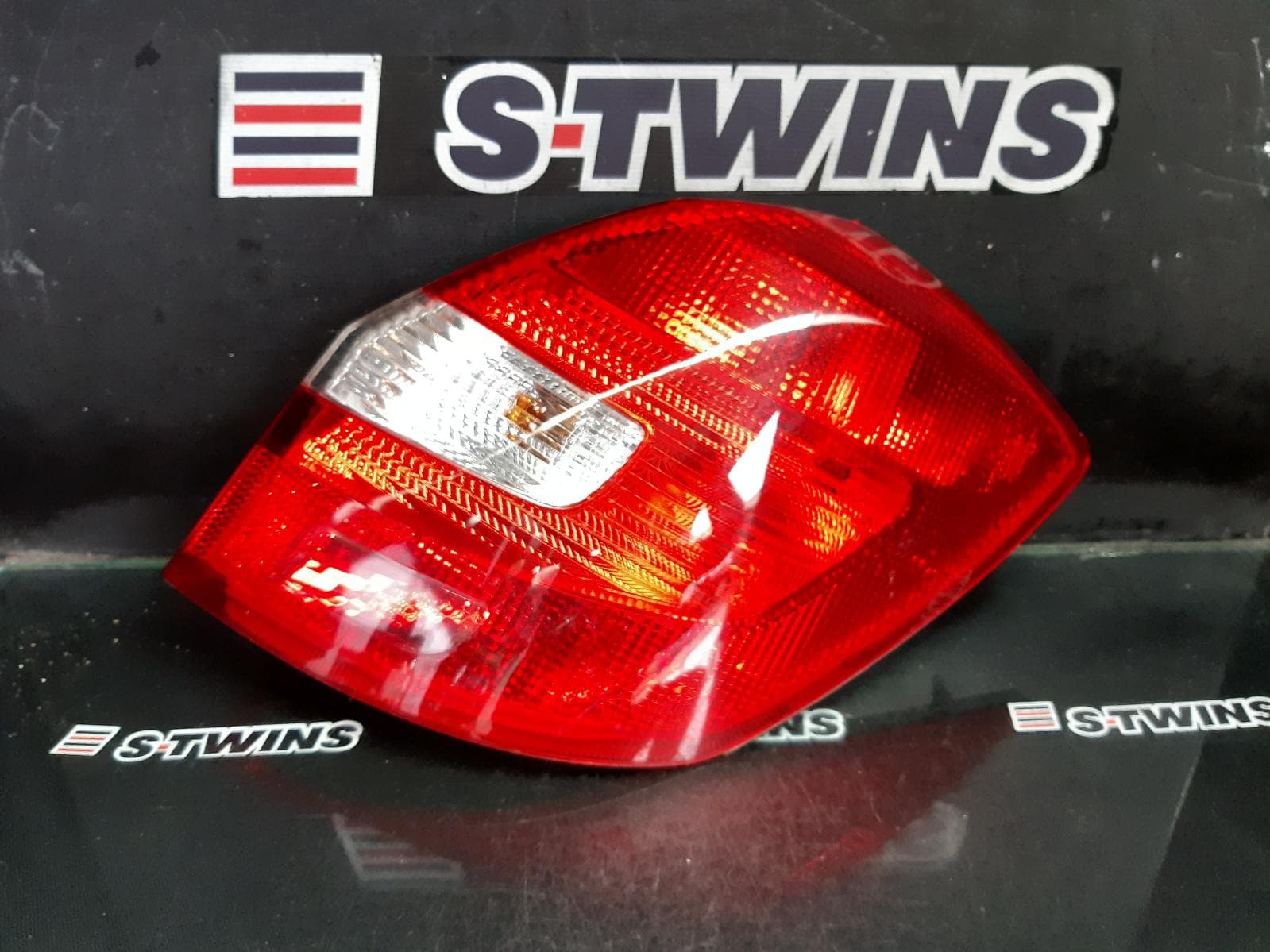Used auto part listing image: 2013 SKODA FABIA RIGHT TAILLIGHT 5JF, HATCH/WAGON, 08/11-07/15 0000359243