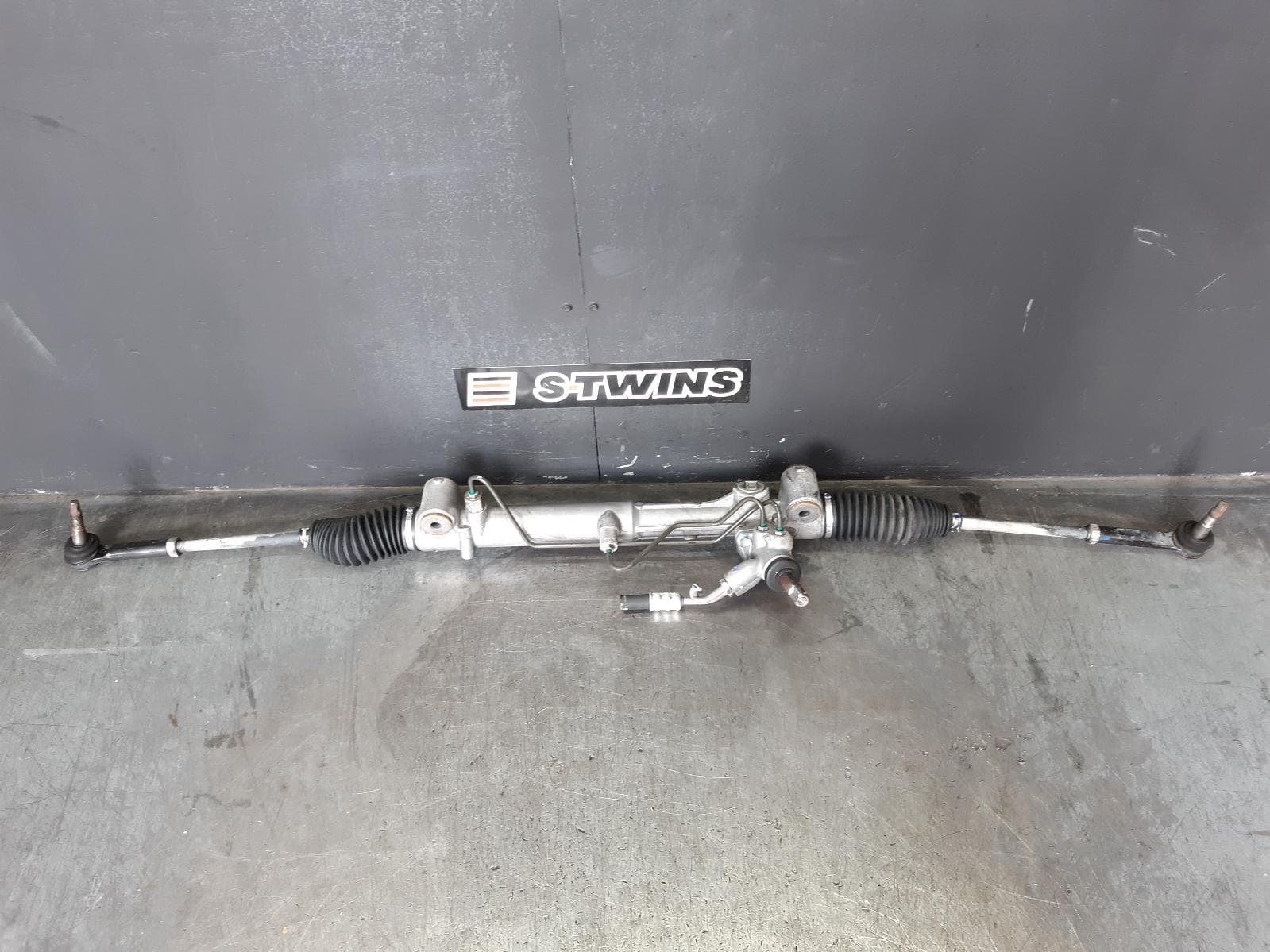 Used auto part listing image: 2013 CHRYSLER 300C STEERING BOX RACK LX, ELECTRIC, NON MOTOR TYPE, 3.0, DIESEL, 12/11-12/14 0000359505
