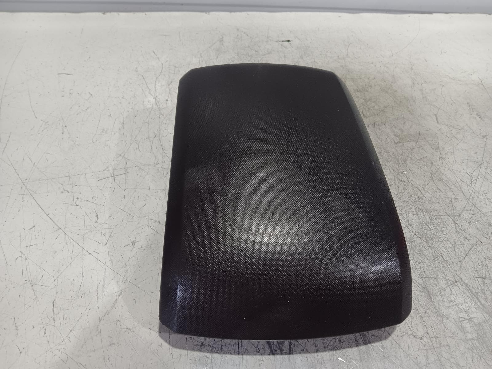 Used auto part listing image: 2016 ISUZU DMAX CONSOLE CENTRE CONSOLE LID ONLY, PLASTIC, BLACK, RC, 05/12-06/20 0000359250