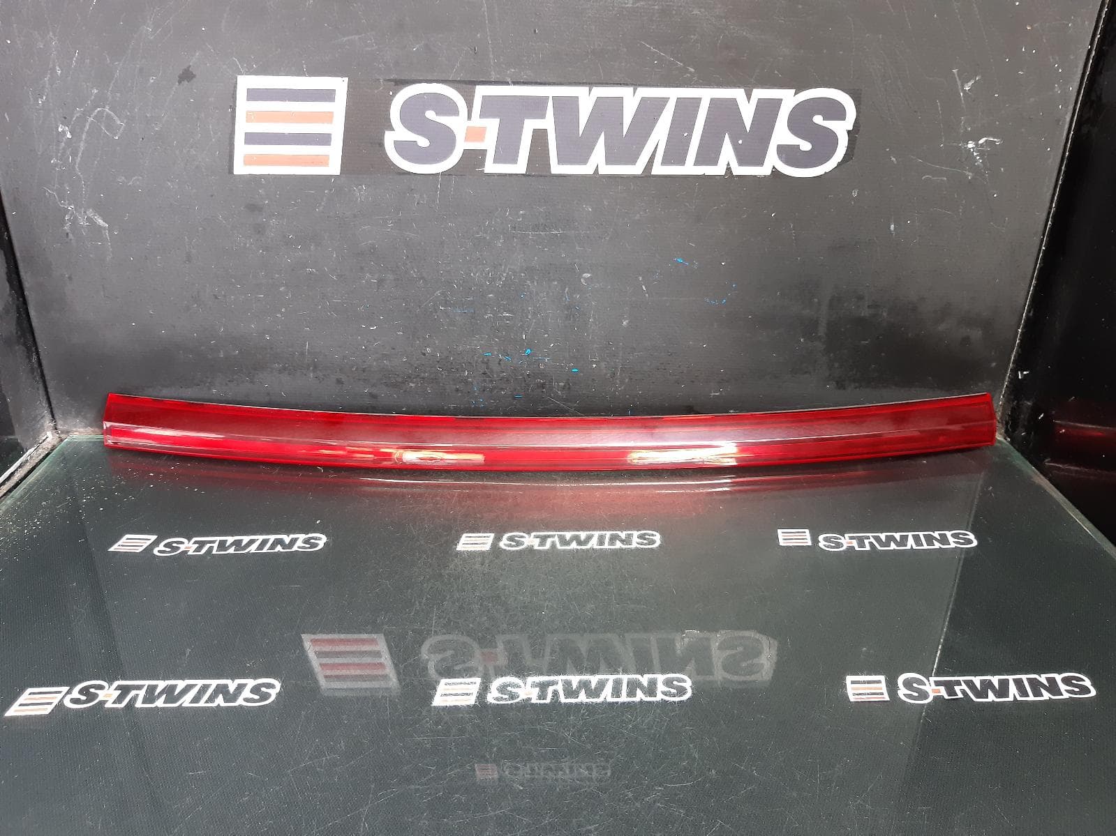 Used auto part listing image: 2020 KIA SPORTAGE REAR GARNISH TAILGATE LAMP (CENTRE), QL, 07/18-08/21 0000359298