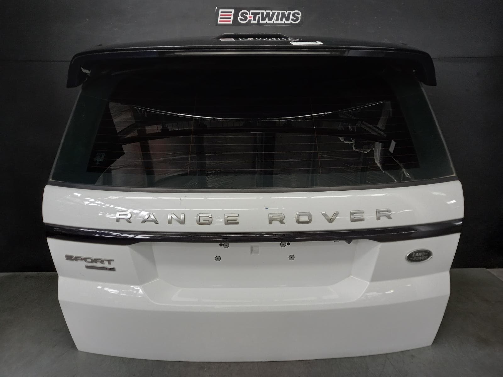 Used auto part listing image: 2019 LAND ROVER RANGEROVER SPORT BOOTLID TAILGATE TAILGATE, L494, 06/13-04/22 0000359330
