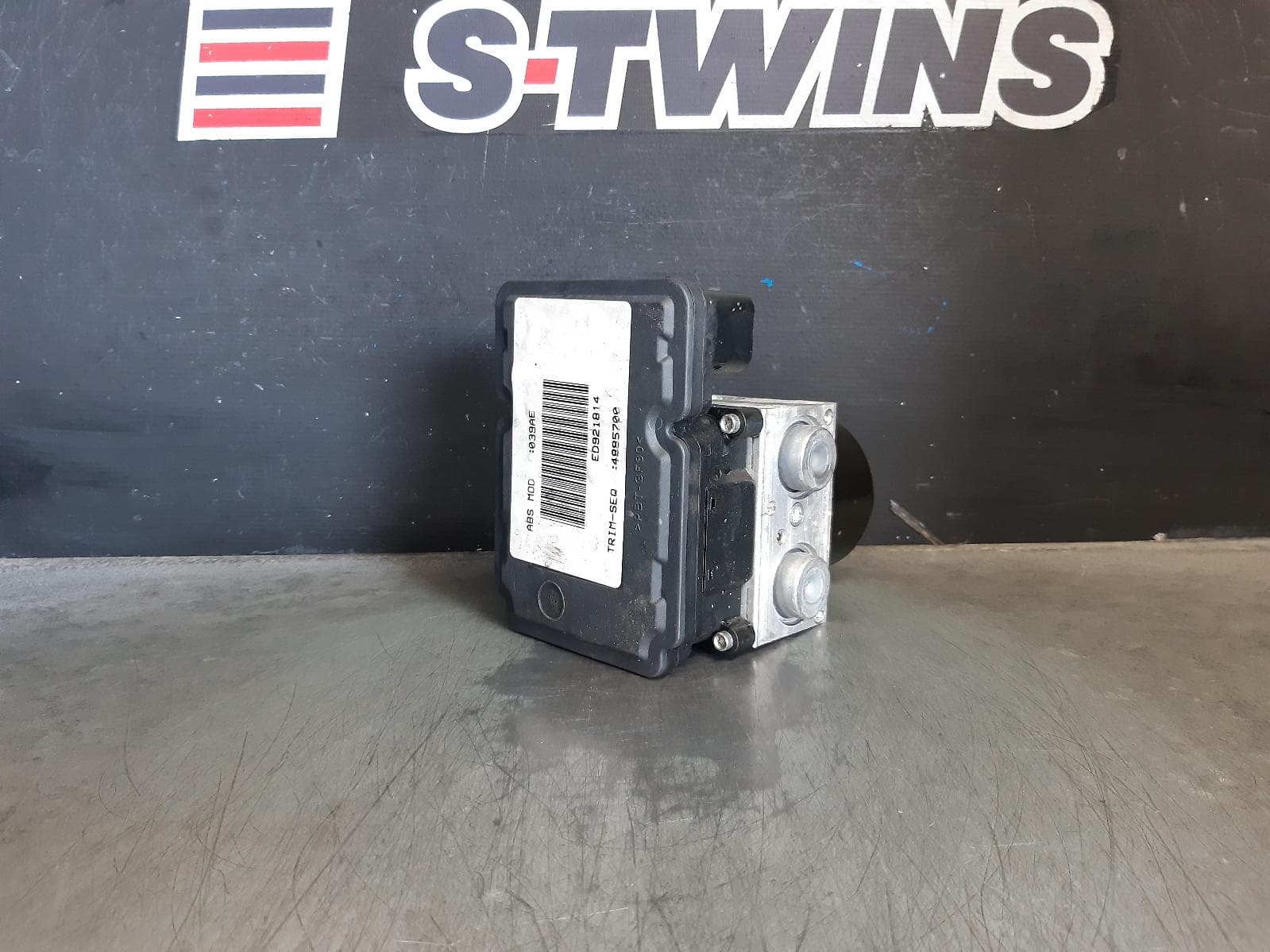 Used auto part listing image: 2014 JEEP PATRIOT ABS PUMP MODULATOR P/N P68067063AA, MK, 08/07-12/16 0000360204
