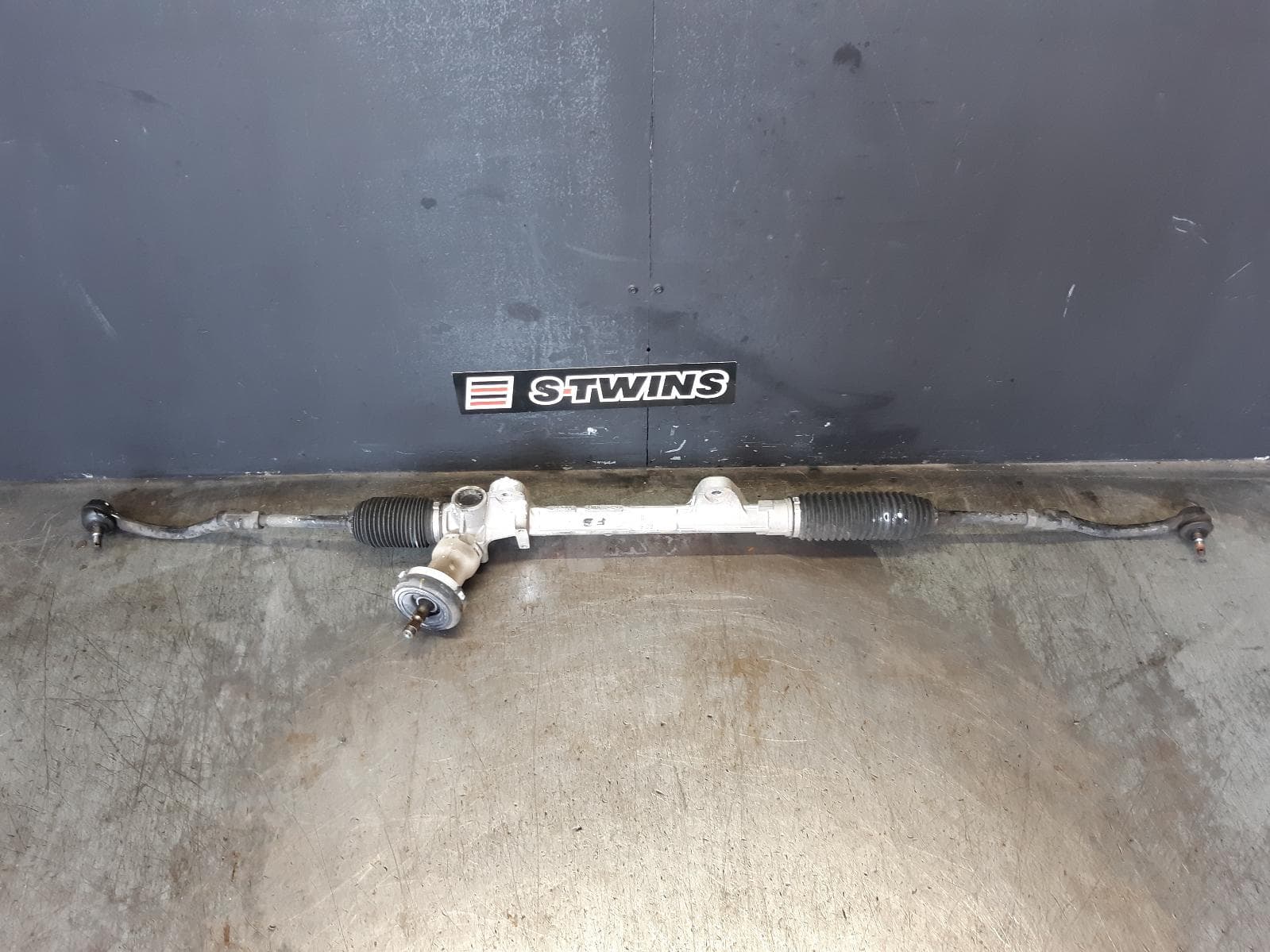 Used auto part listing image: 2014 HYUNDAI I30 STEERING BOX RACK GD, 5DR HATCH, 03/12-12/14 0000360688
