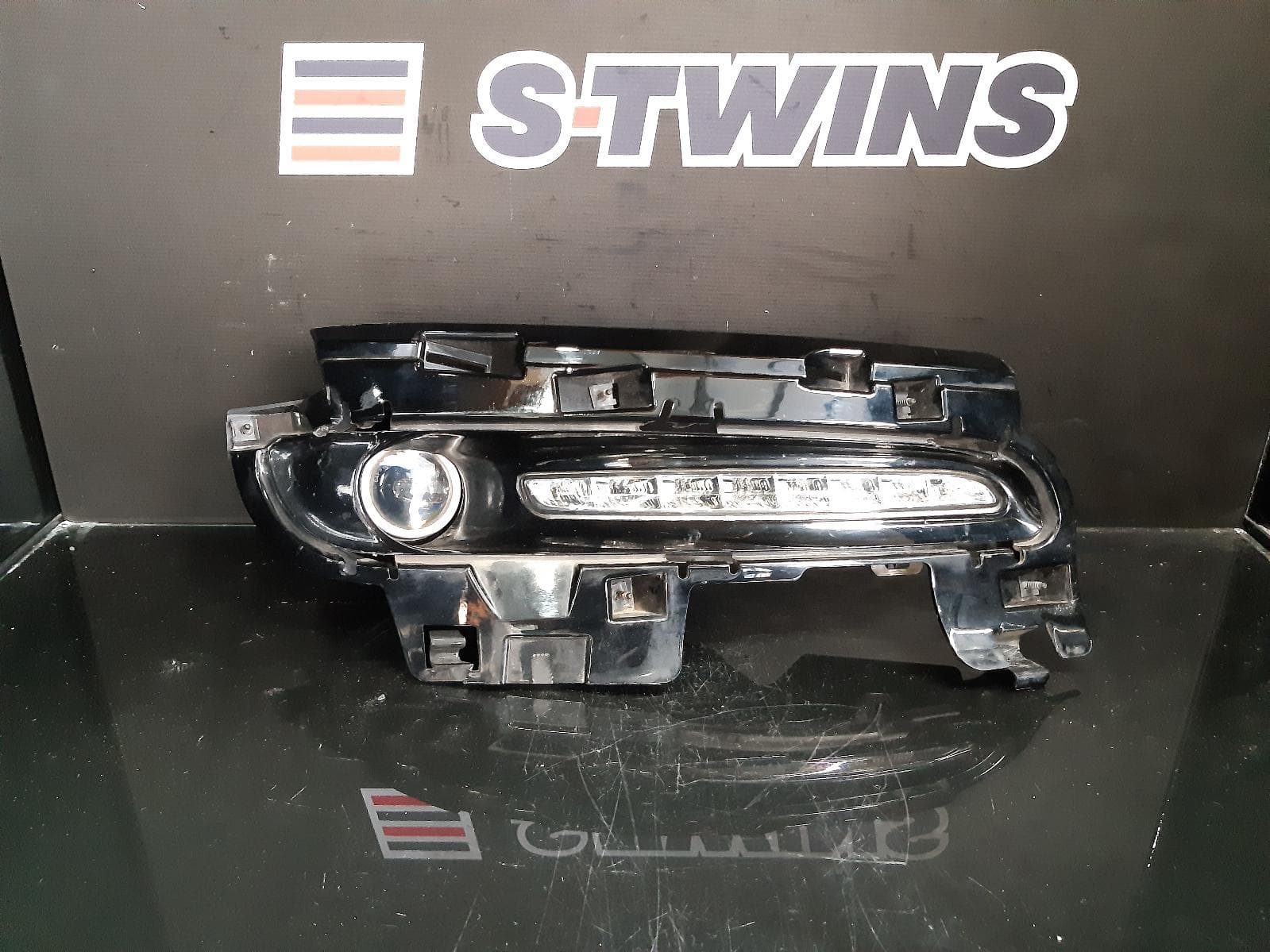 Used auto part listing image: 2012 JEEP GRANDCHEROKEE RIGHT INDICATOR FOG SIDE DAYTIME RUNNING LAMP, WK, 10/10-09/16 0000110212