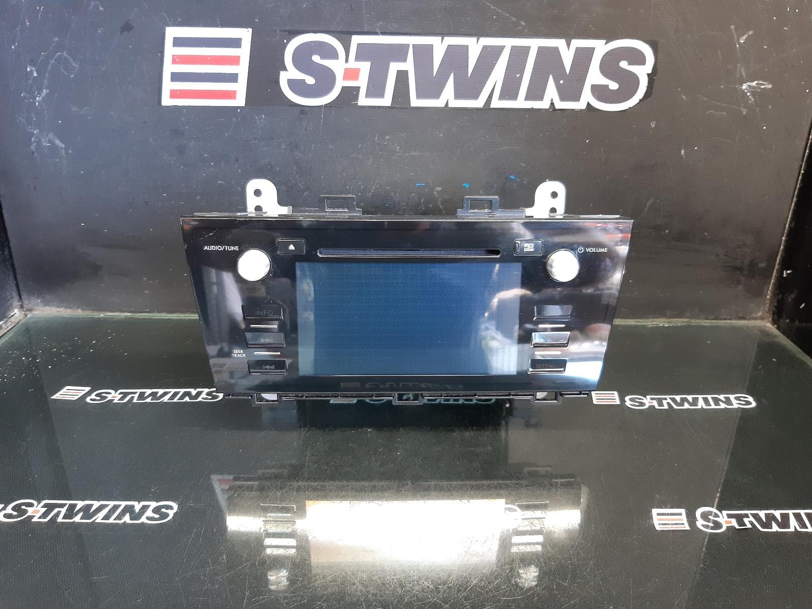 Used auto part listing image: 2016 SUBARU OUTBACK HEAD UNIT, SAT NAV TYPE, P/N ON FACE FB295KS, 6TH GEN, 08/14-12/20 0000360746